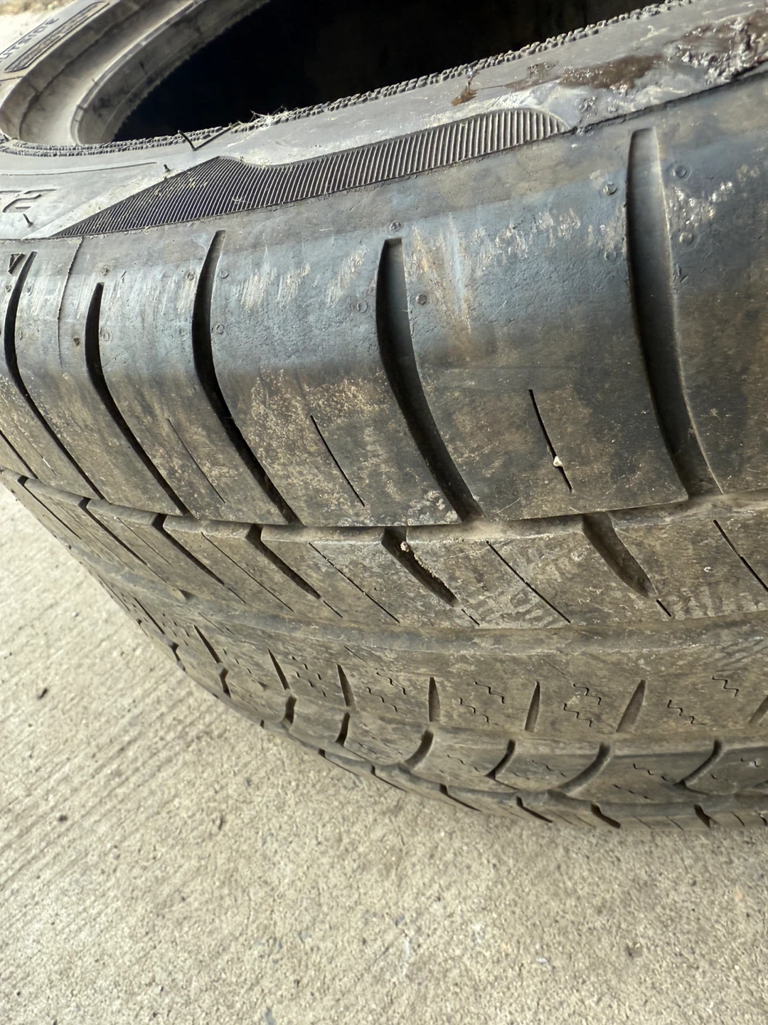 Cooper 235/45R17 Tire