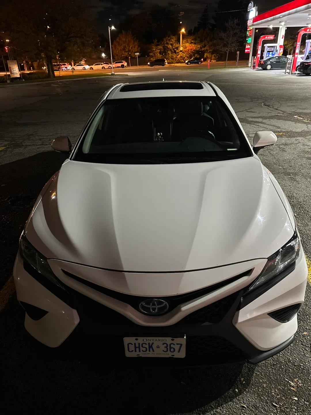 Toyota Camry Hybrid - White Sedan image indicator(2)