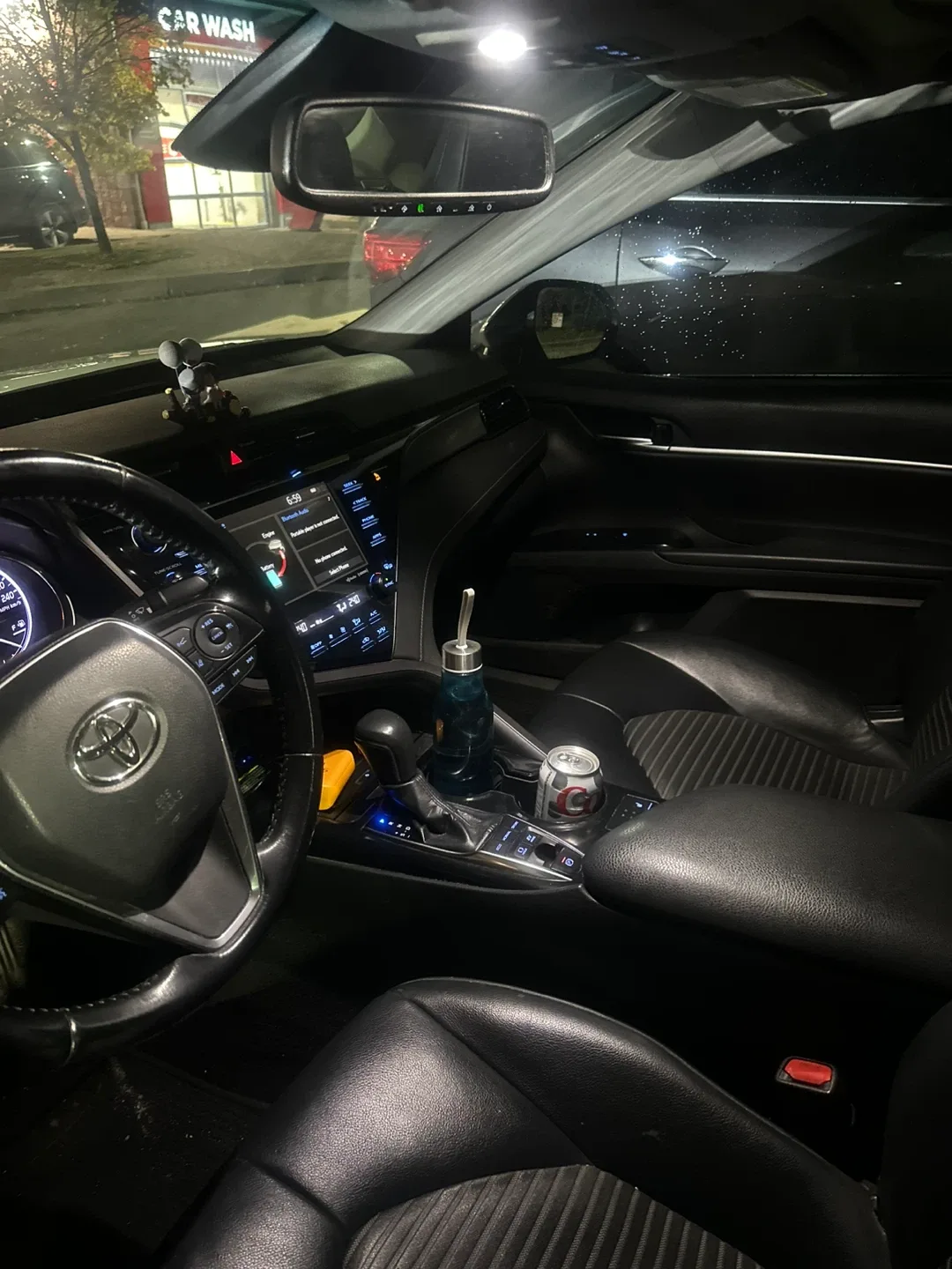 Toyota Camry Hybrid - White Sedan image indicator(4)