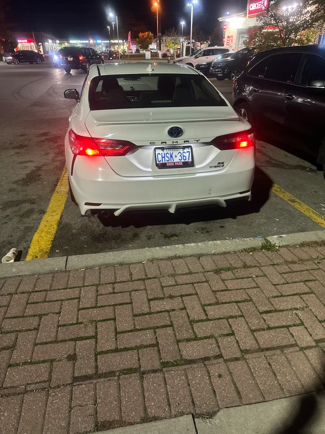 Toyota Camry Hybrid - White Sedan image indicator(7)