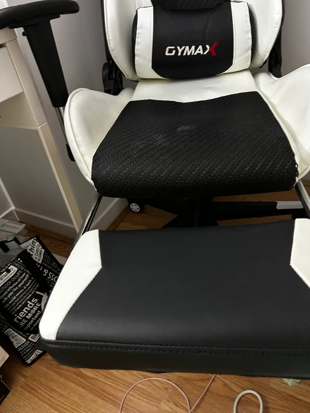 GYMAX Gaming Chair - Black & White image indicator(3)