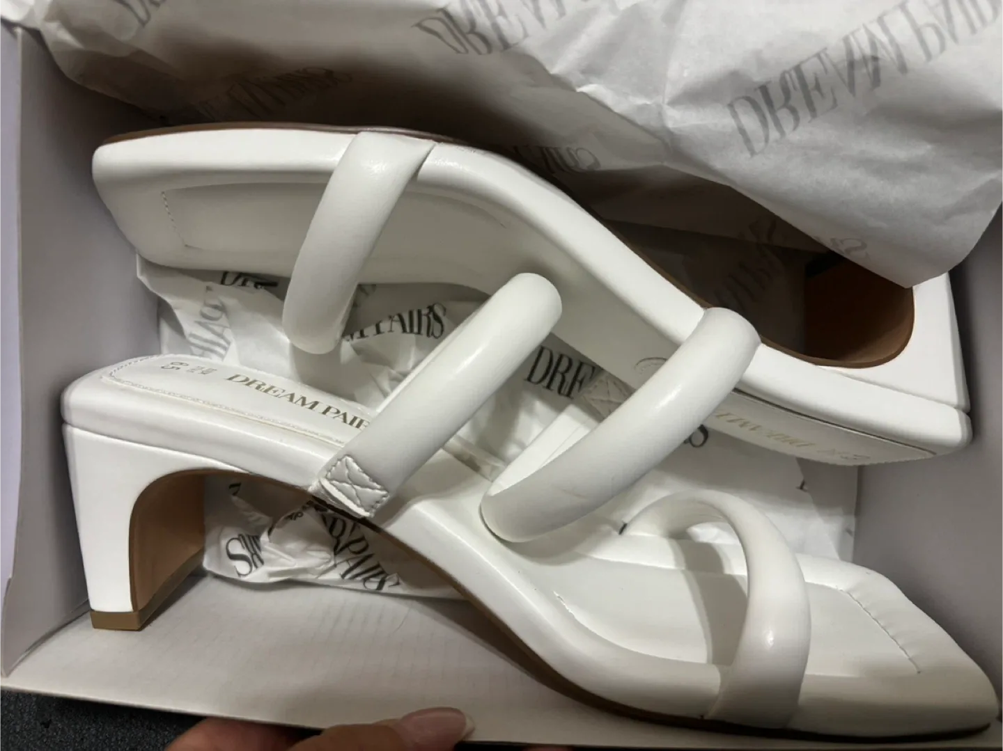 Dream Pairs White Heels - Size 6.5 image indicator(2)