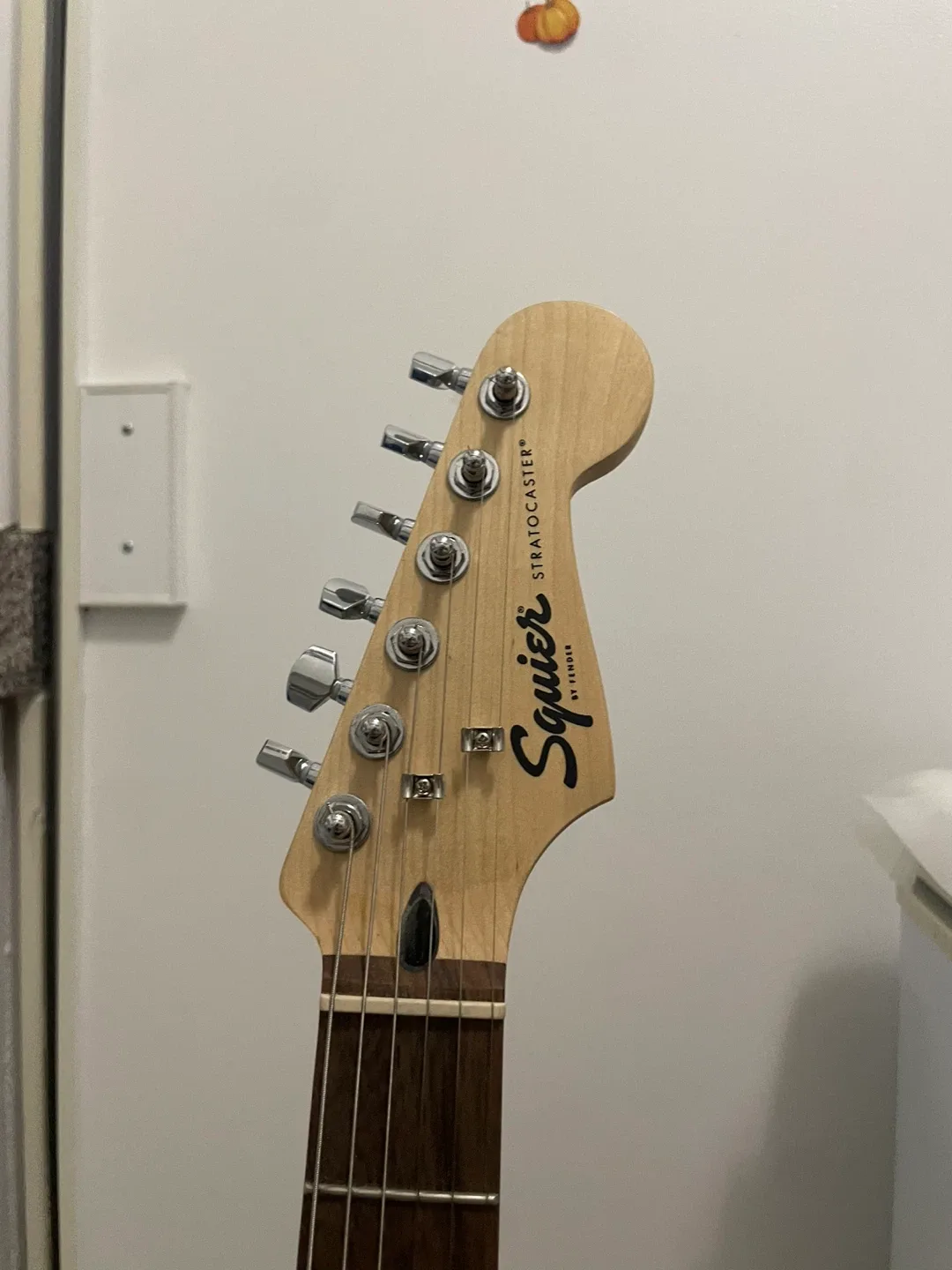 Fender Stratocaster Electric Guitar image indicator(3)