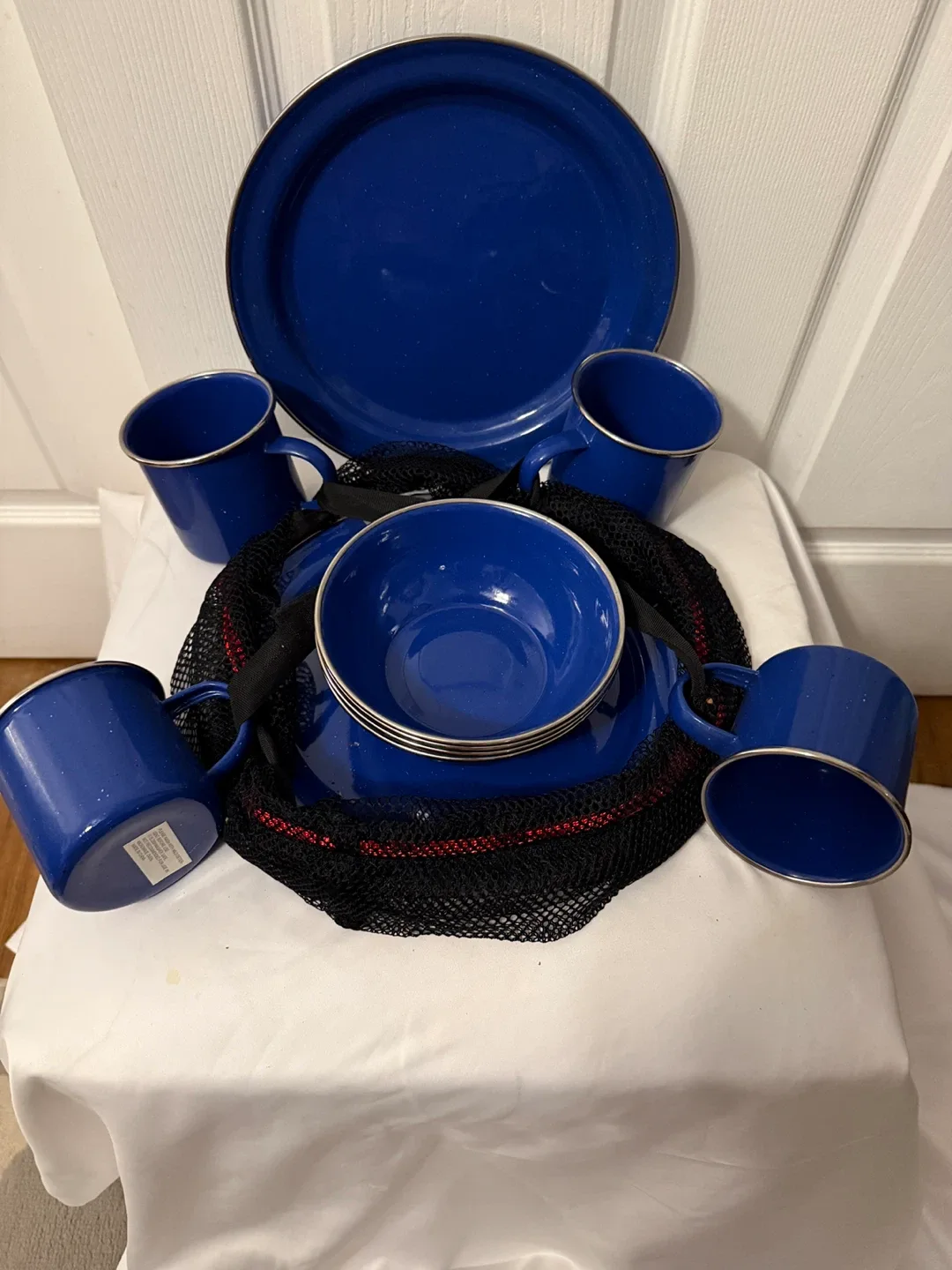 Stansport 12-piece Enamel Camping Dish Set image indicator(2)