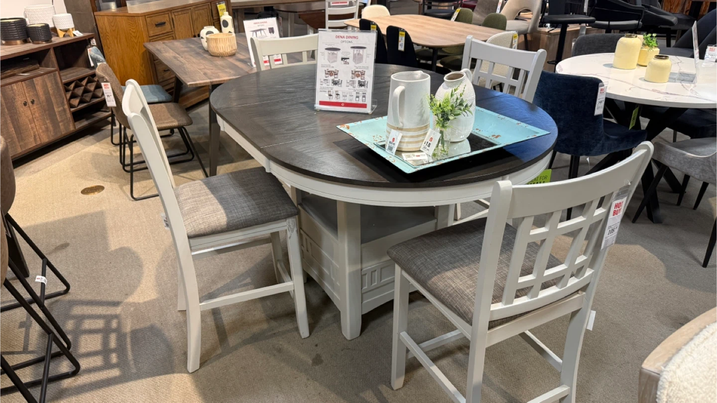 Brand new Dining Table with 4 Chairs