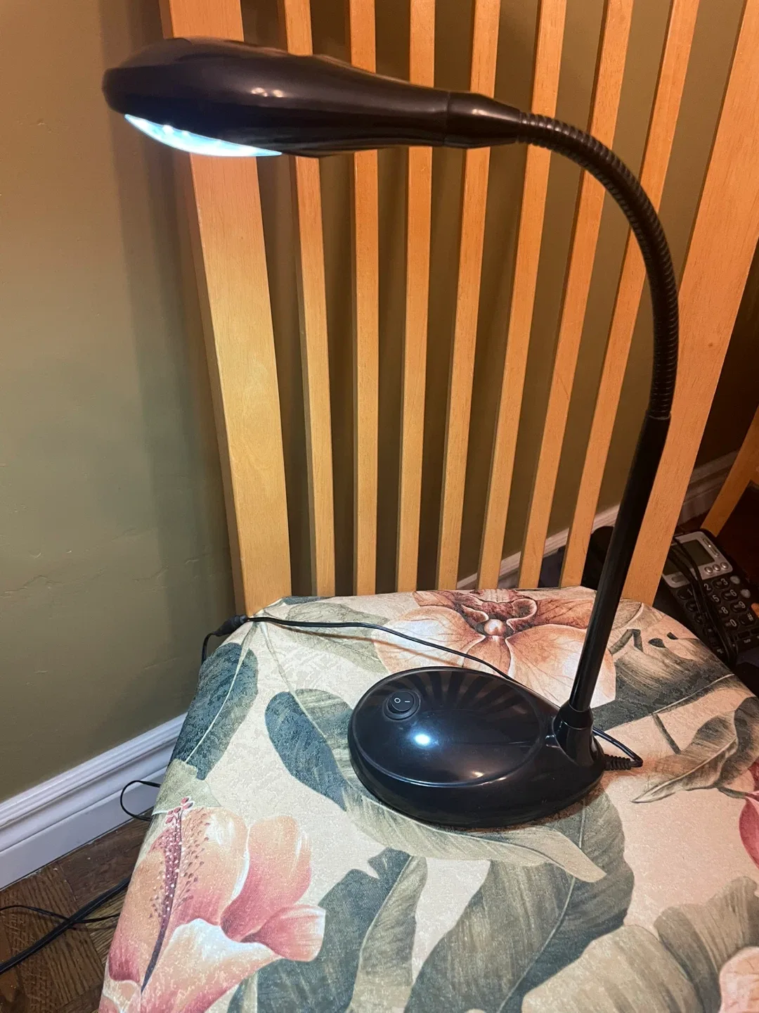 Black Gooseneck LED Desk Lamp image indicator(3)