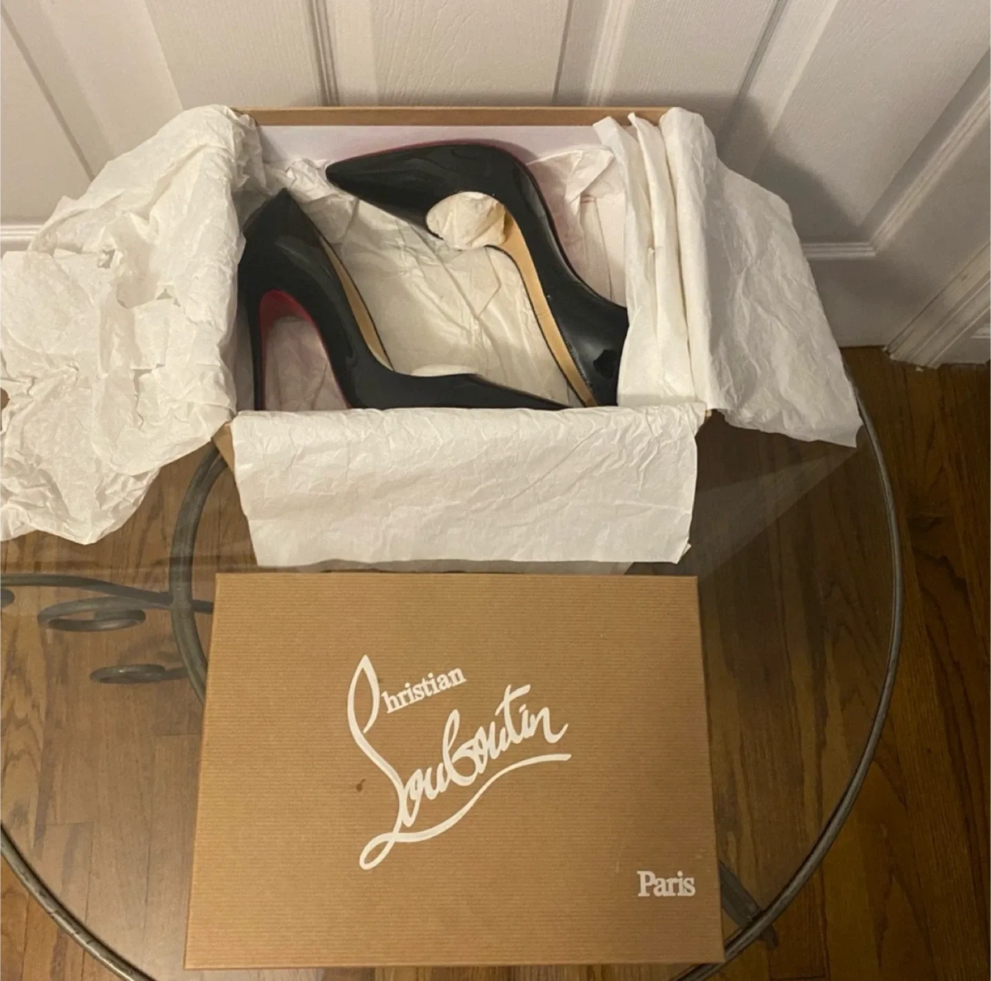 Christian Louboutin So Kate image indicator(3)