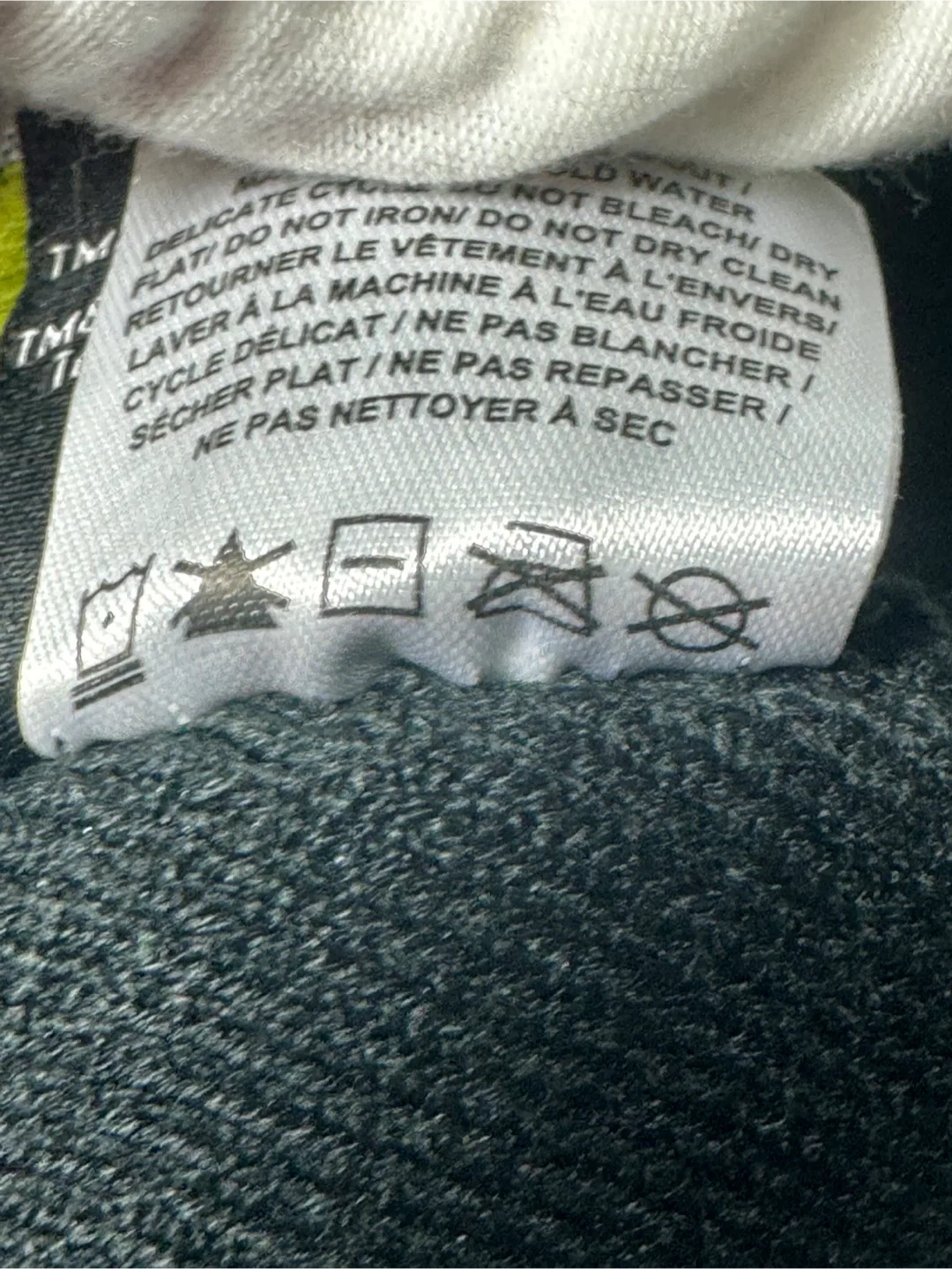 NEW The Grinch Hat and Gloves Set (child size) image indicator(7)