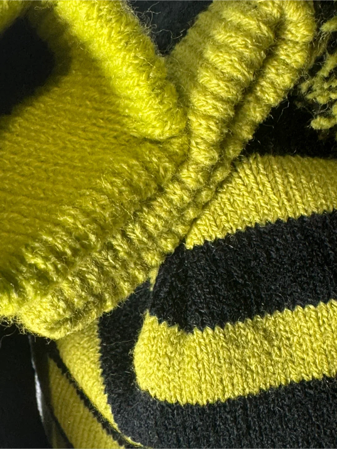 NEW The Grinch Hat and Gloves Set (child size) image indicator(4)