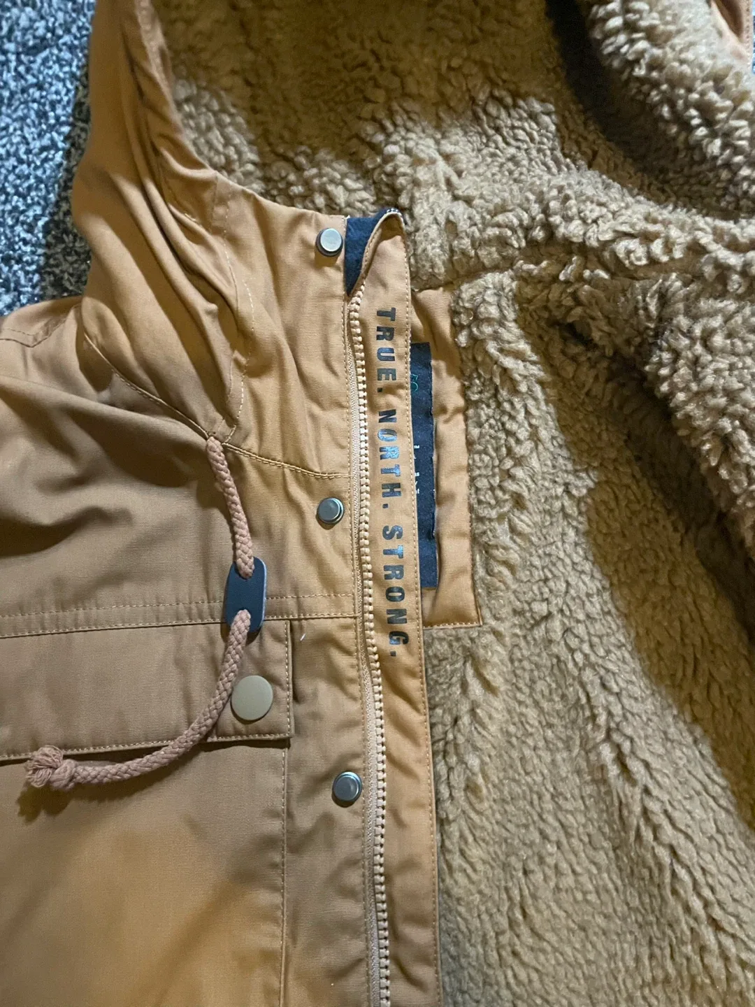 Woods Hooded winter Jacket - Size Large image indicator(7)