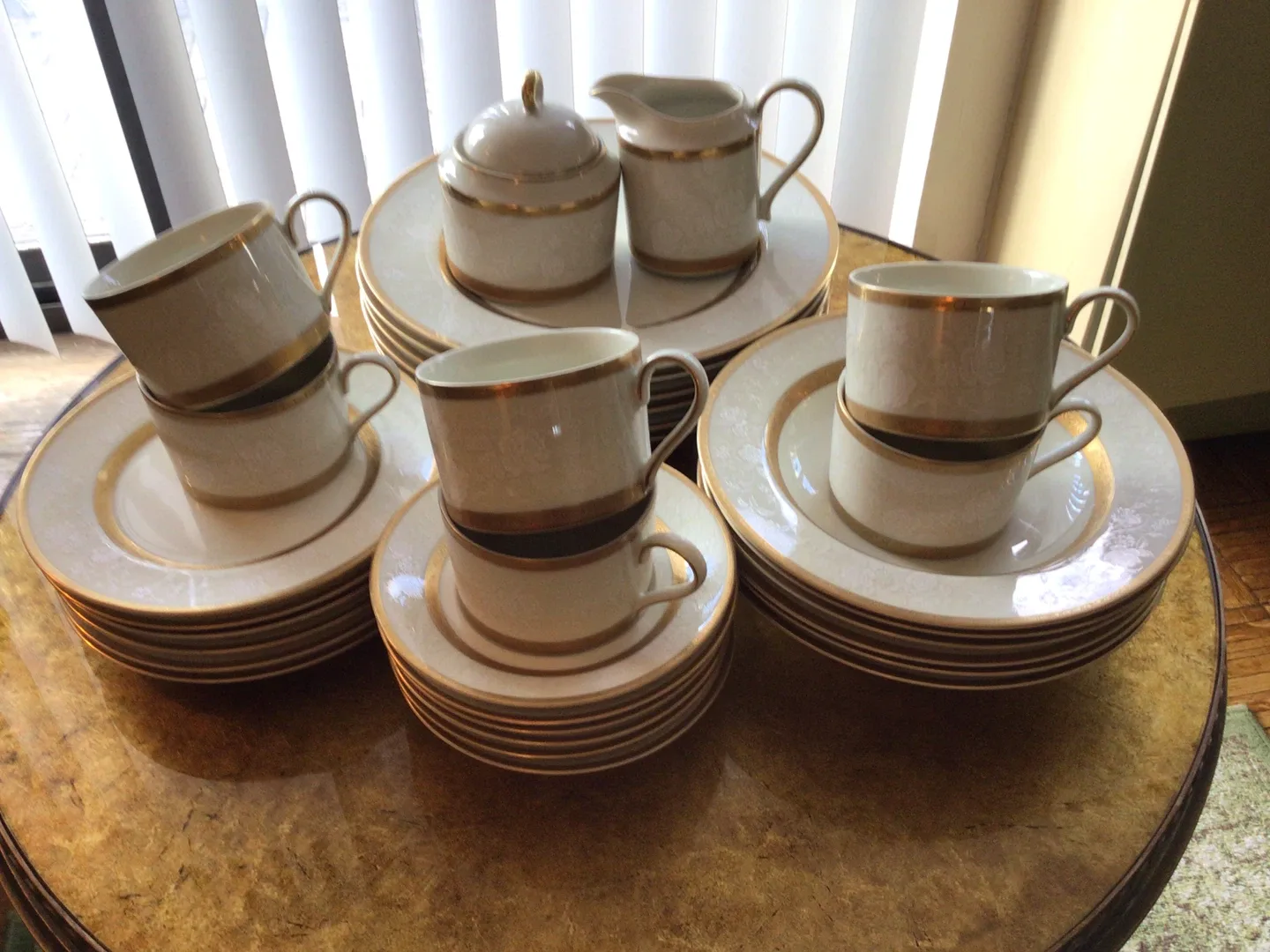 Mikasa Antique Lace Collection image indicator(2)