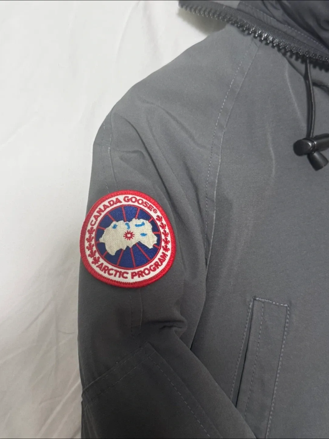 Xs- Canada Goose Grey Bomber Jacket image indicator(2)