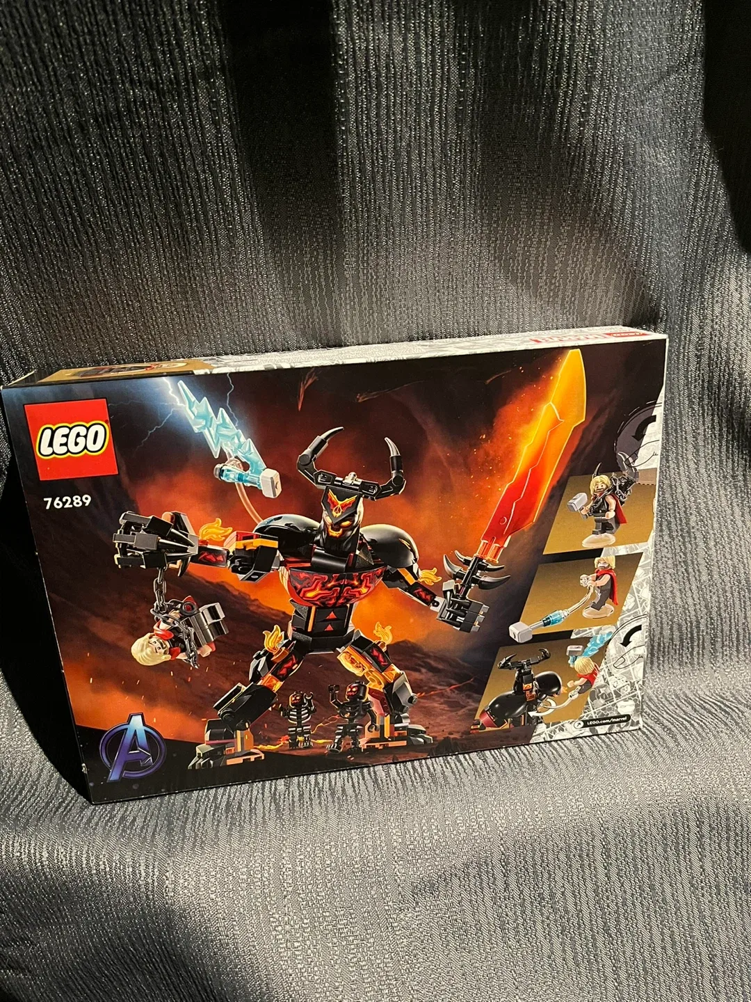 LEGO Marvel Thor vs. Surtur Construction Figure 76289 image indicator(2)