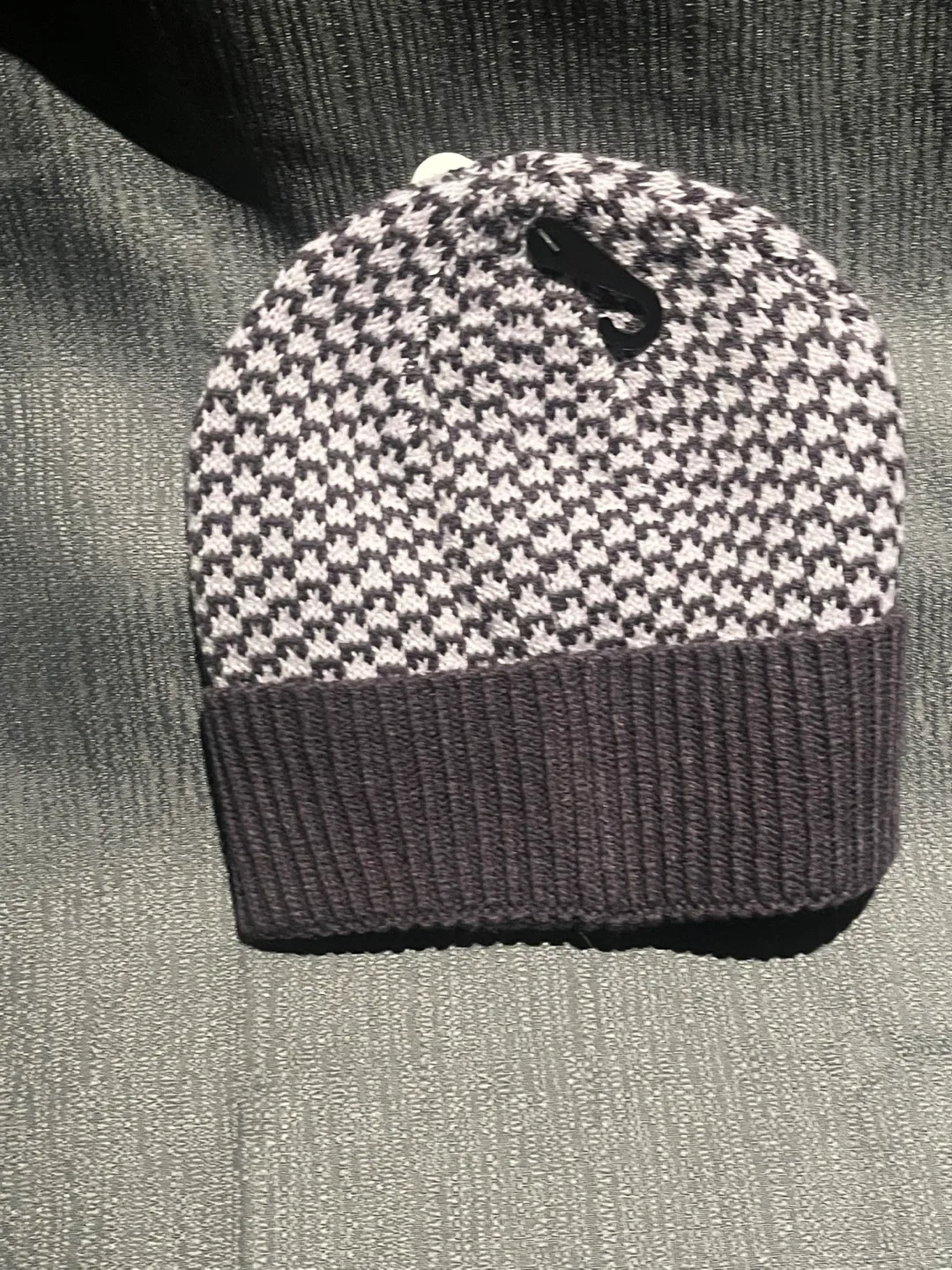 Reebok Women's Knitted Beanie - New with Tags! image indicator(2)
