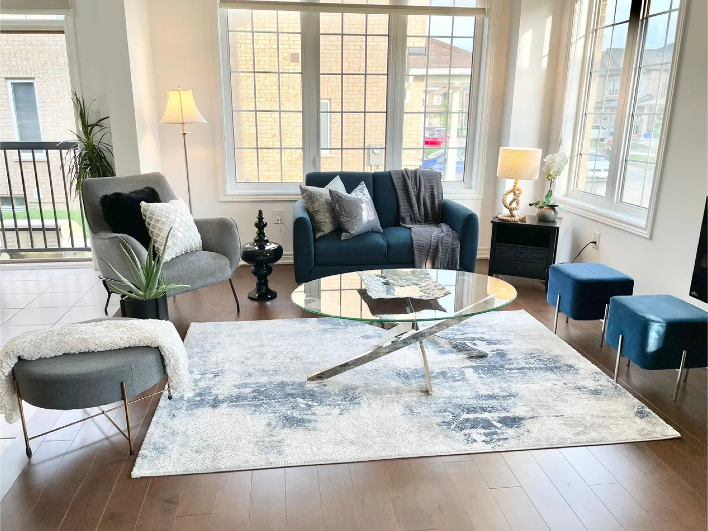 Grey Armchair image indicator(2)