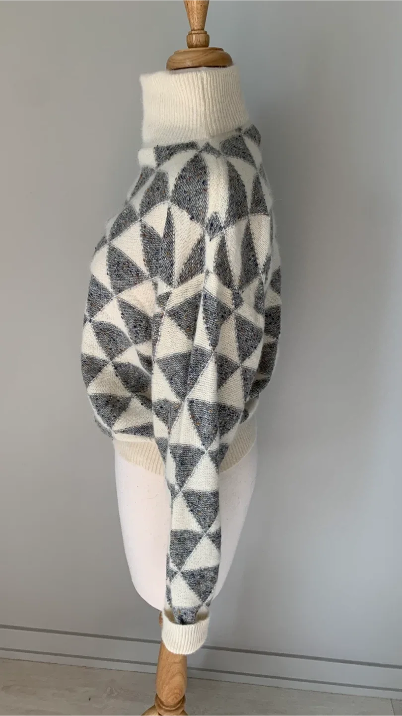 Majestic Vintage, 100% Natural Wool Sweater Reg. M image indicator(3)