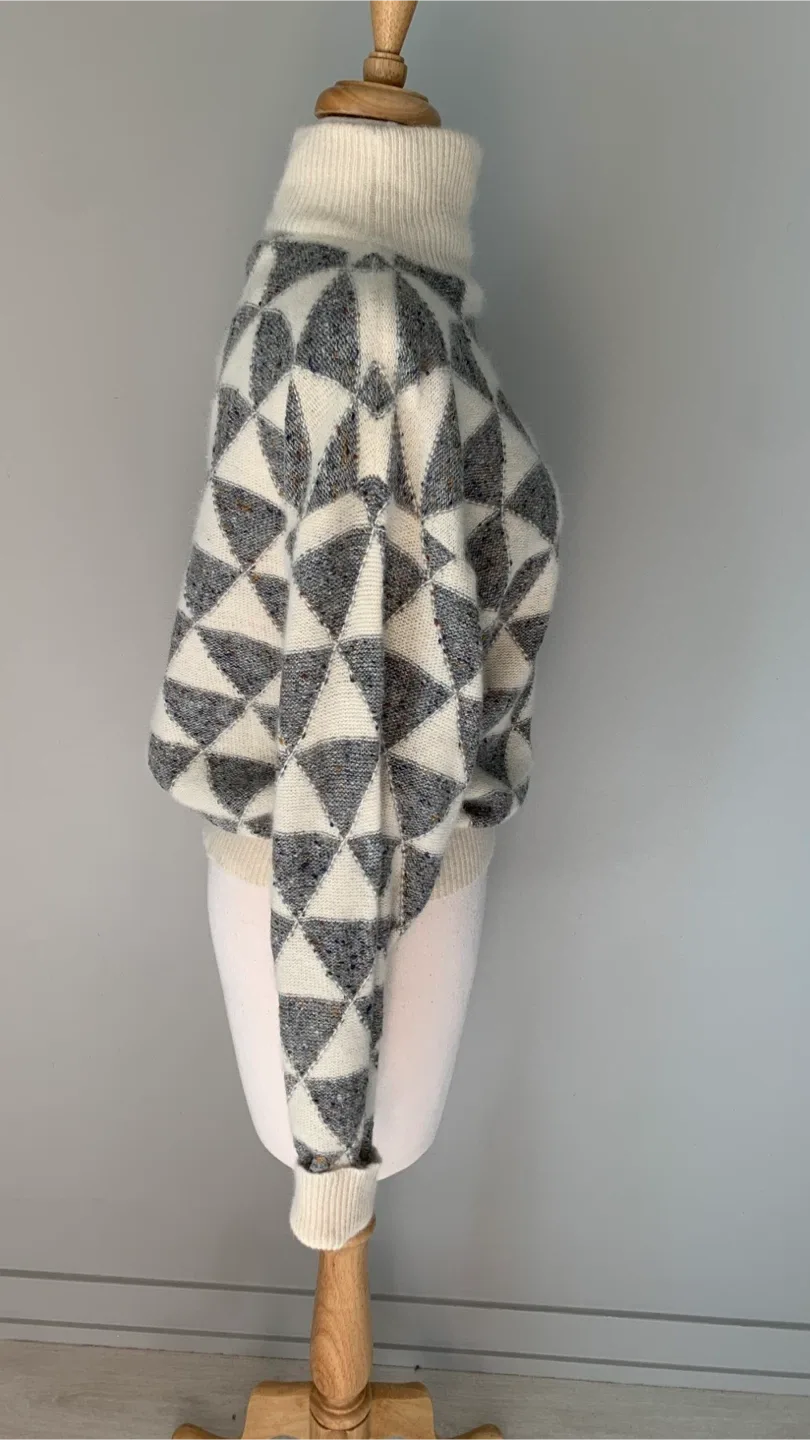 Majestic Vintage, 100% Natural Wool Sweater Reg. M image indicator(6)