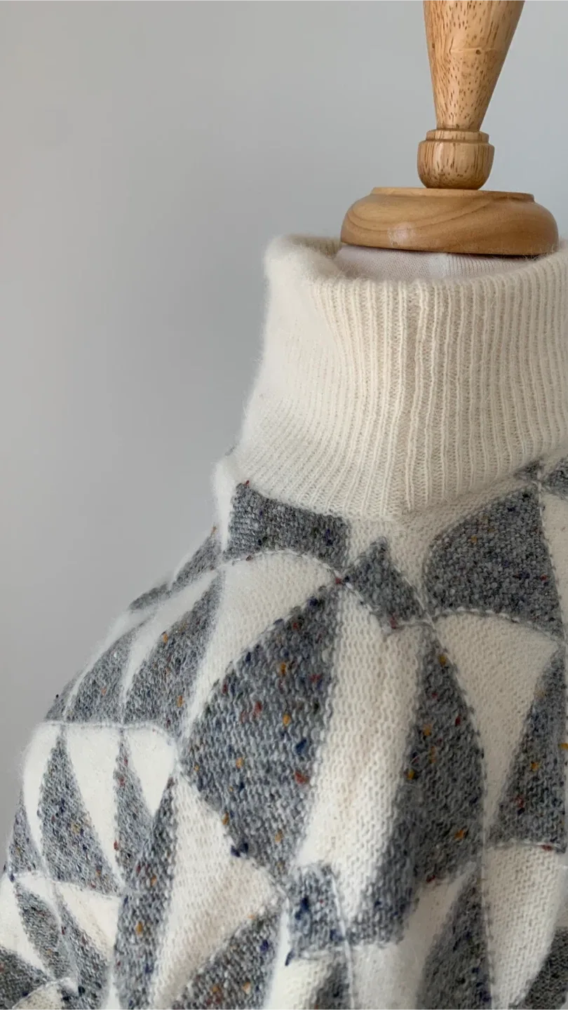 Majestic Vintage, 100% Natural Wool Sweater Reg. M image indicator(9)