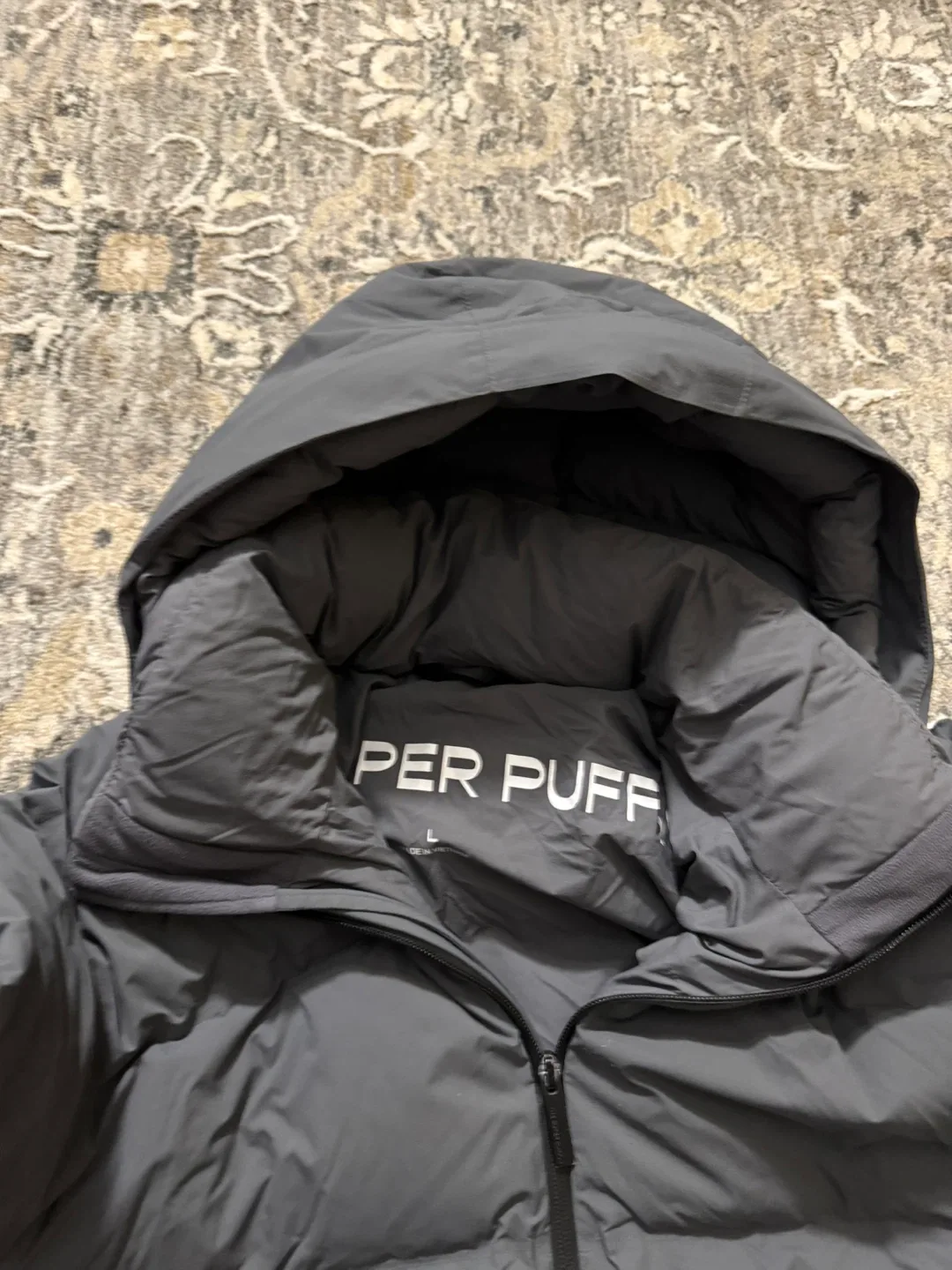 Aritzia Super Puff O2 Long Rainstop - Coal Grey - Size L image indicator(4)