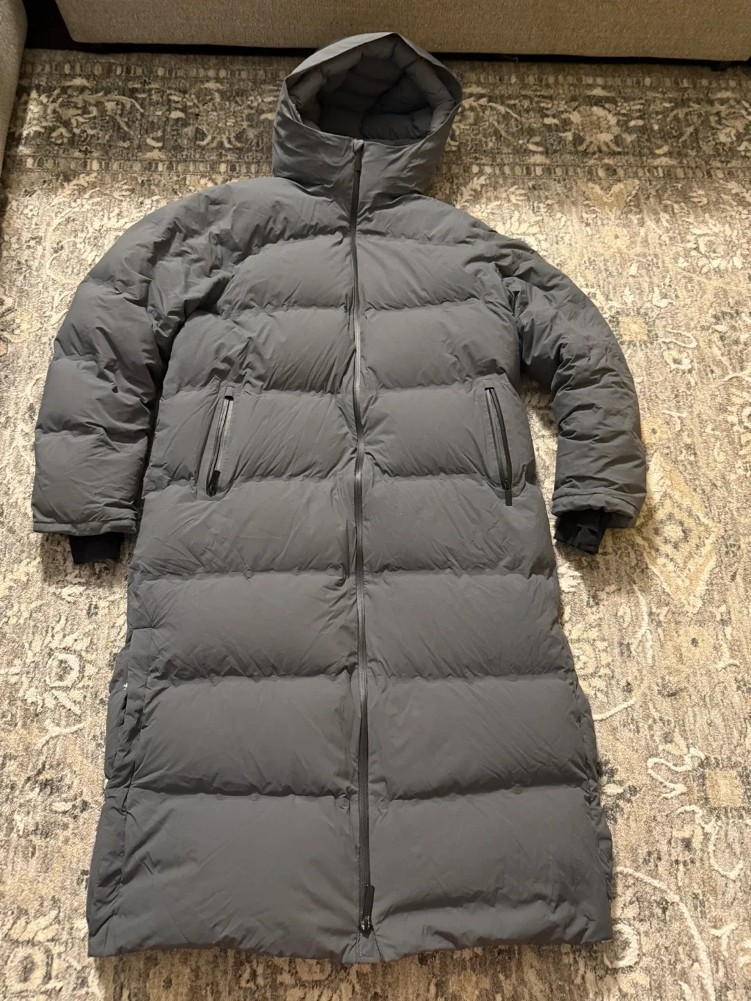 Aritzia Super Puff O2 Long Rainstop - Coal Grey - Size L image indicator(5)