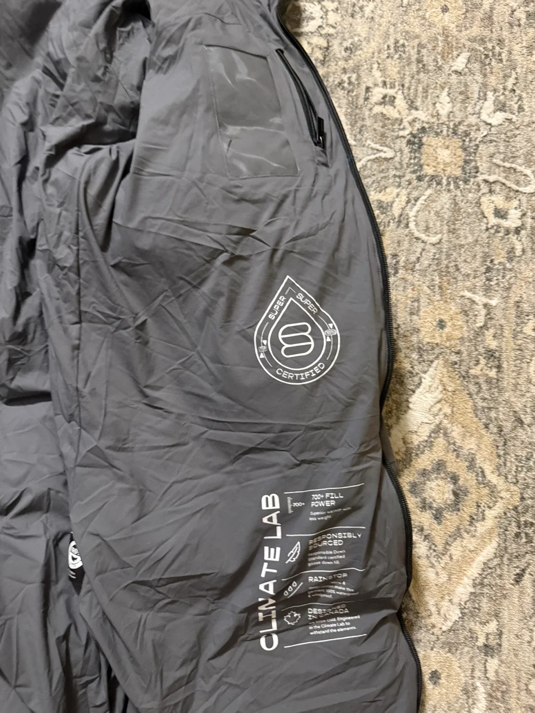 Aritzia Super Puff O2 Long Rainstop - Coal Grey - Size L image indicator(6)