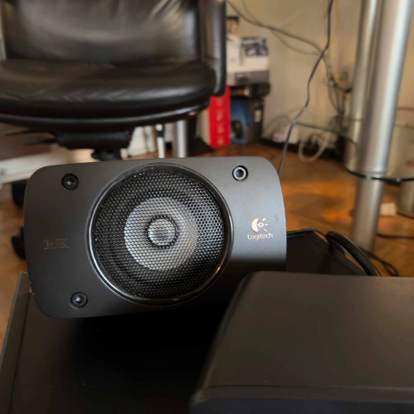 Logitech Z-906 Digital 5.1 Speaker System - photo 4