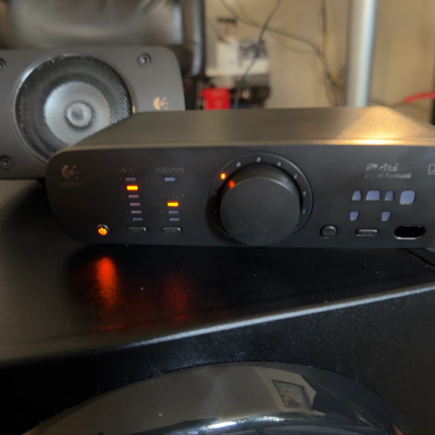 Logitech Z-906 Digital 5.1 Speaker System - photo 2