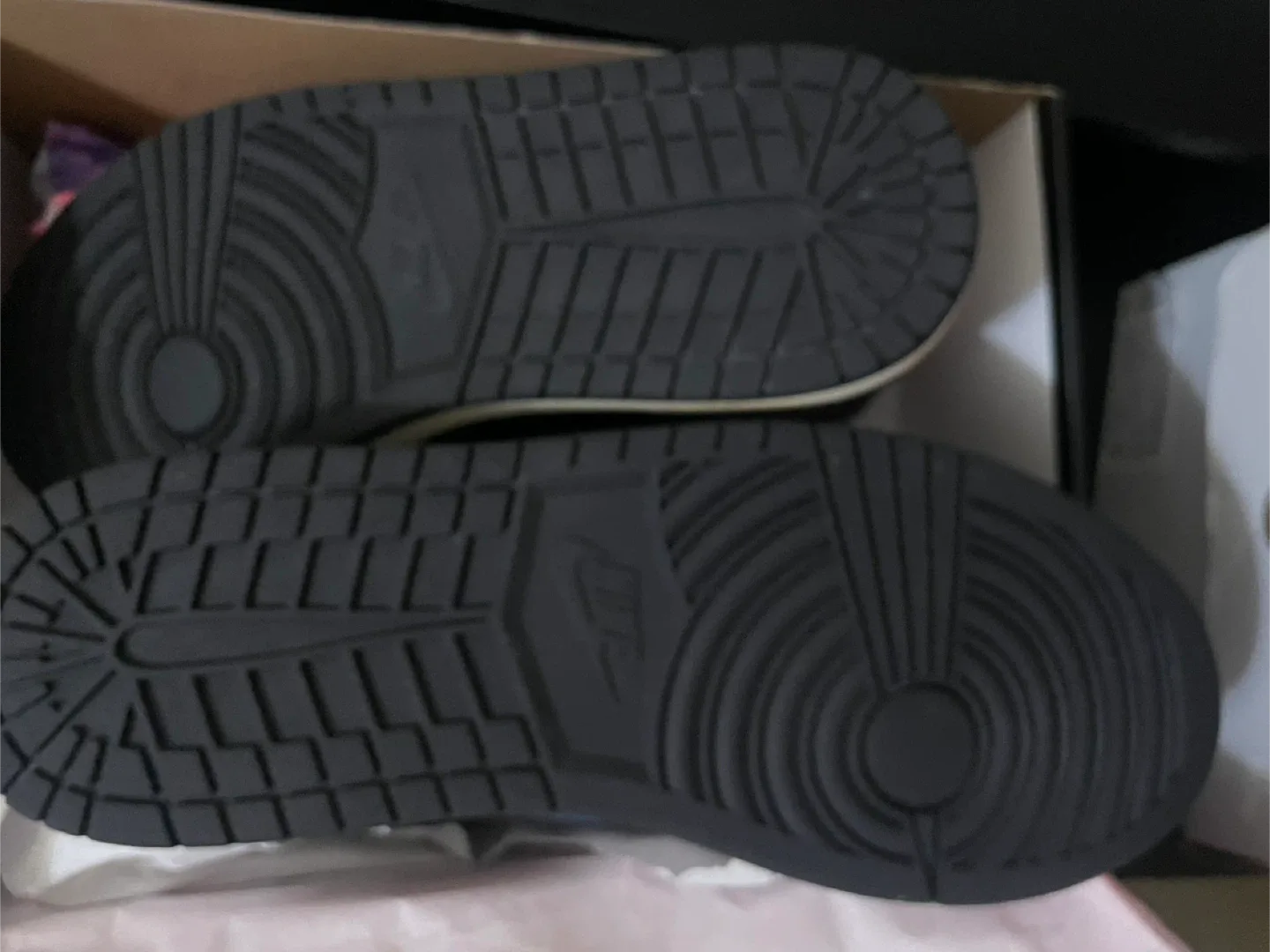 Nike Air Jordan 1 Retro High OG Black/Pink image indicator(6)