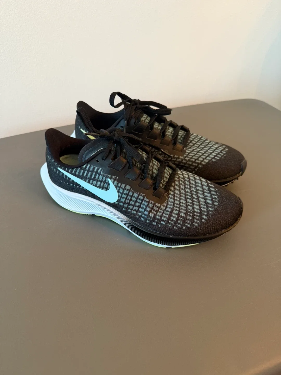 Nike shoes image indicator(2)