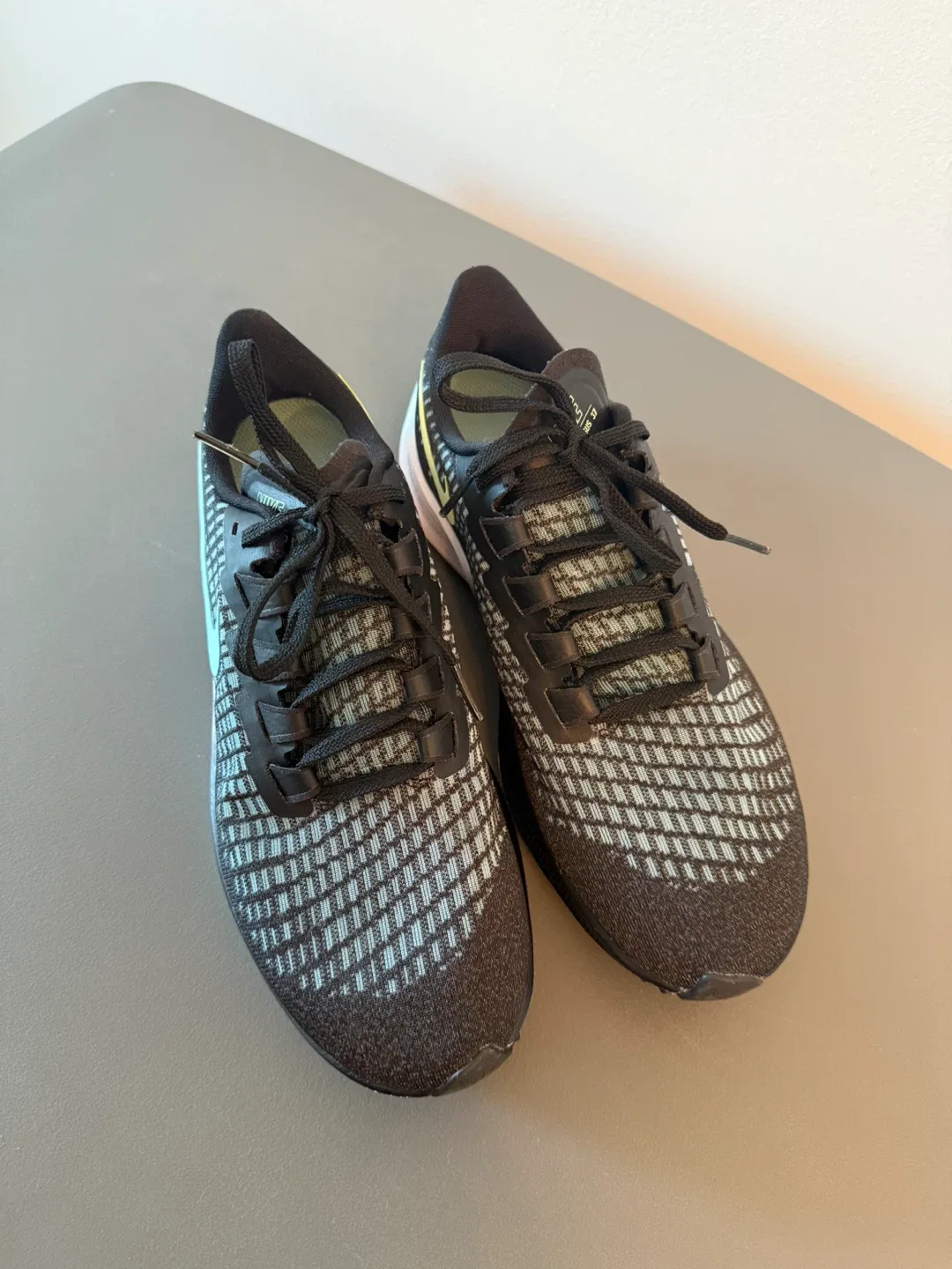 Nike shoes image indicator(3)