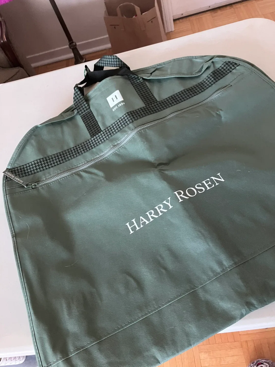 Harry Rosen Garment Bag - Olive Green image indicator(2)