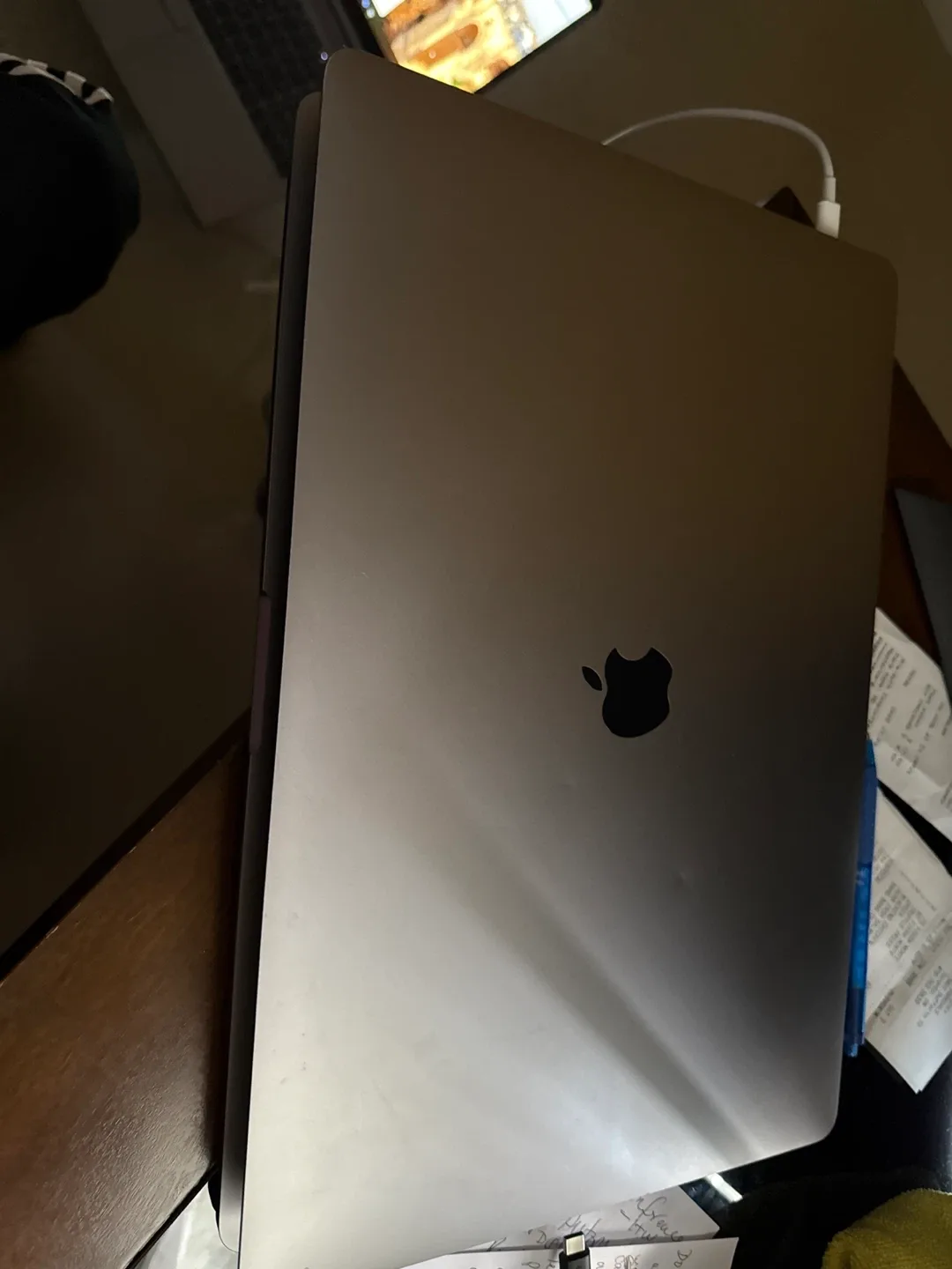 MacBook Pro 16-inch, 2019 image indicator(2)