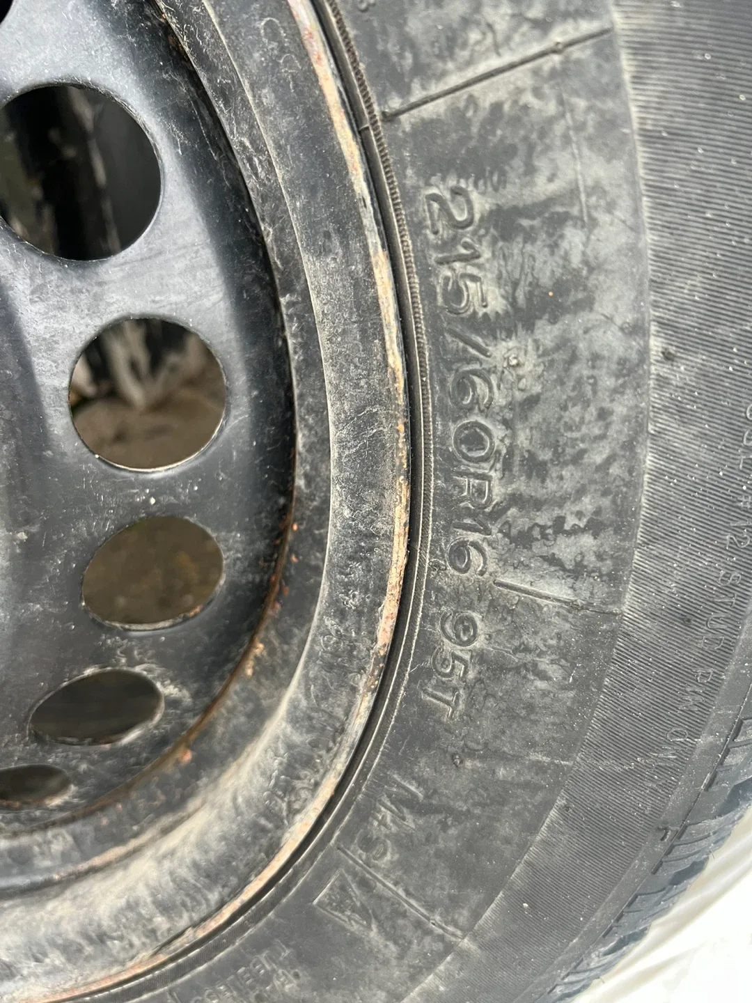 Uniroyal Winter Tires 215/60R16 image indicator(3)