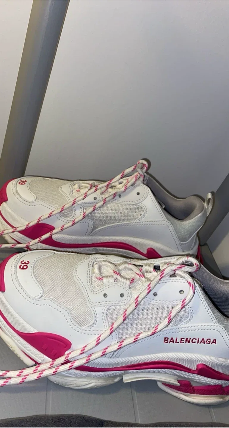 Balenciaga Triple S Sneakers Size 39 image indicator(4)
