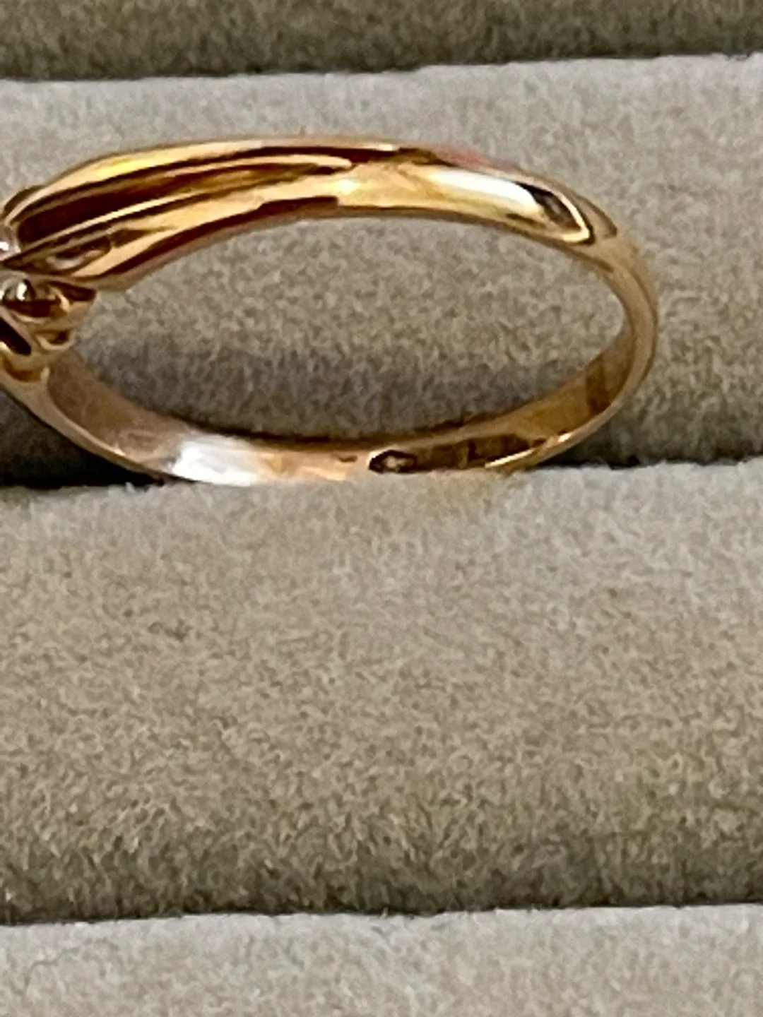 VINTAGE JI 14K YGold approximately .17–.20 crt. Diamond ring image indicator(3)