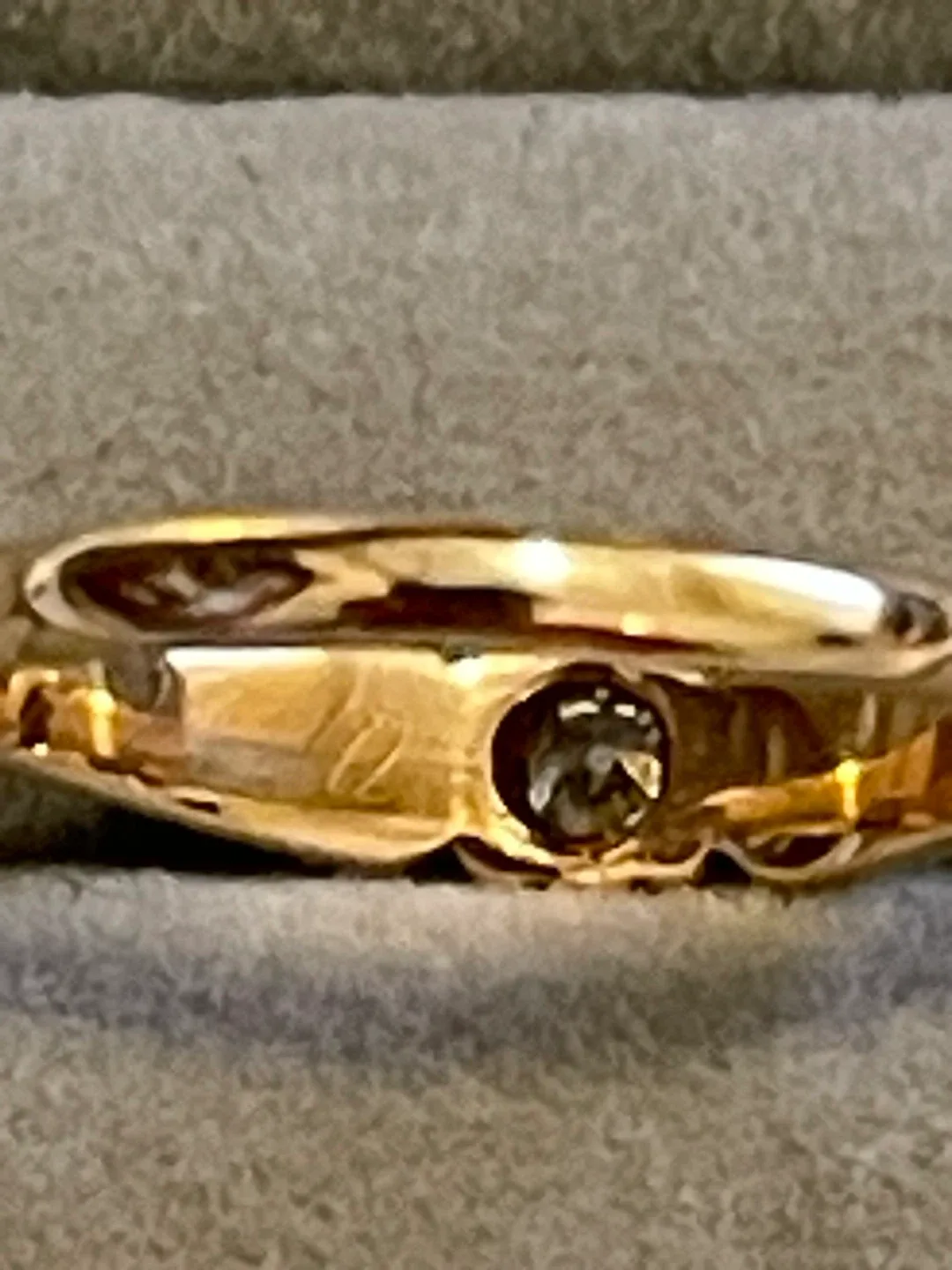 VINTAGE JI 14K YGold approximately .17–.20 crt. Diamond ring image indicator(5)
