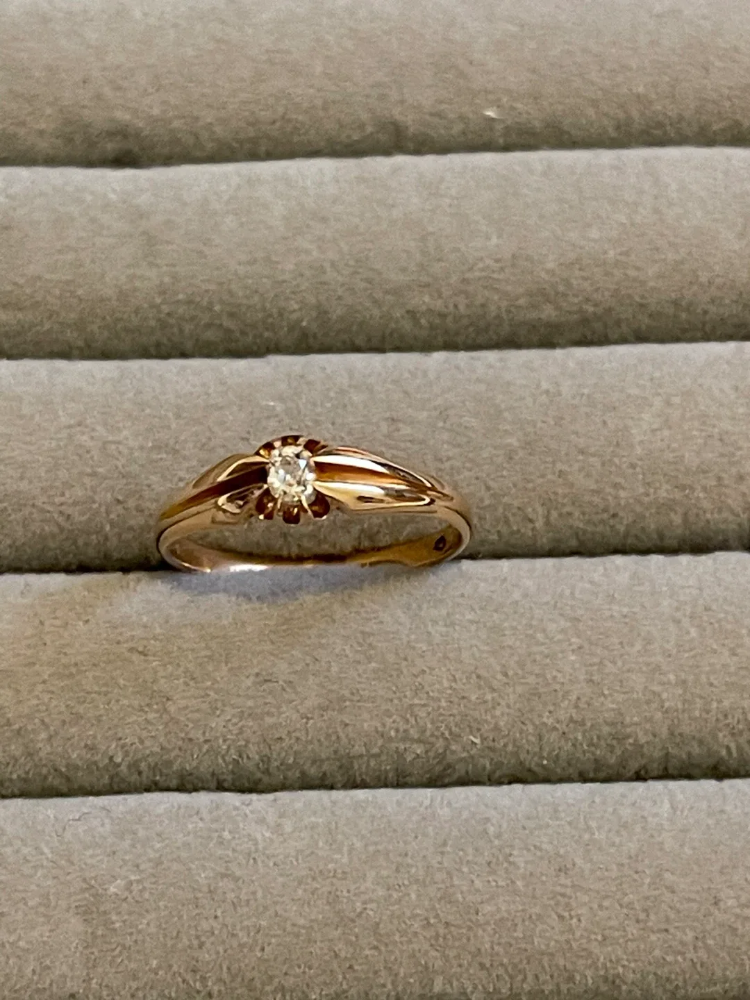 VINTAGE JI 14K YGold approximately .17–.20 crt. Diamond ring image indicator(2)