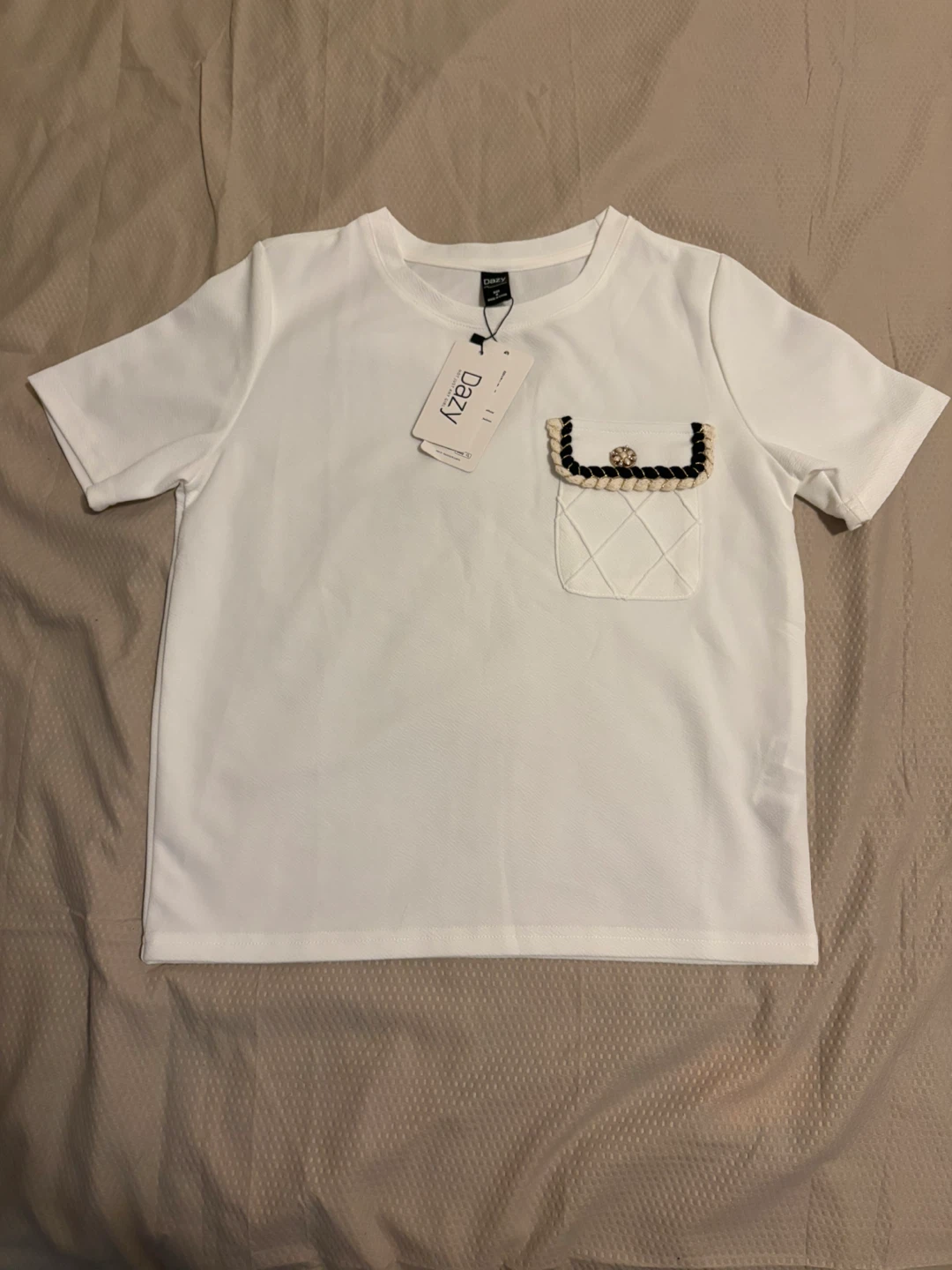 Dazy White Pocket Detail Tee - Size M - photo 4
