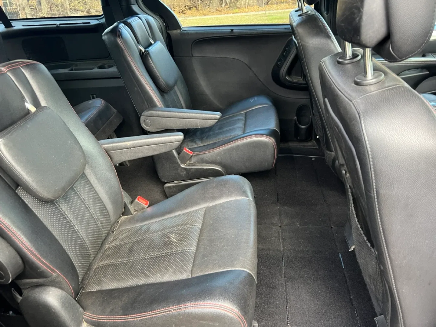 Dodge Grand Caravan Minivan - Blue image indicator(6)