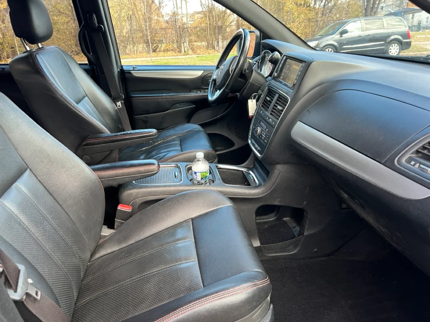 Dodge Grand Caravan Minivan - Blue image indicator(5)