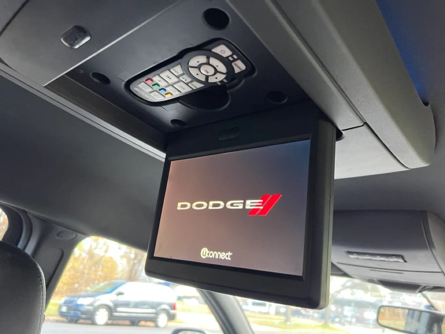 Dodge Grand Caravan Minivan - Blue image indicator(7)