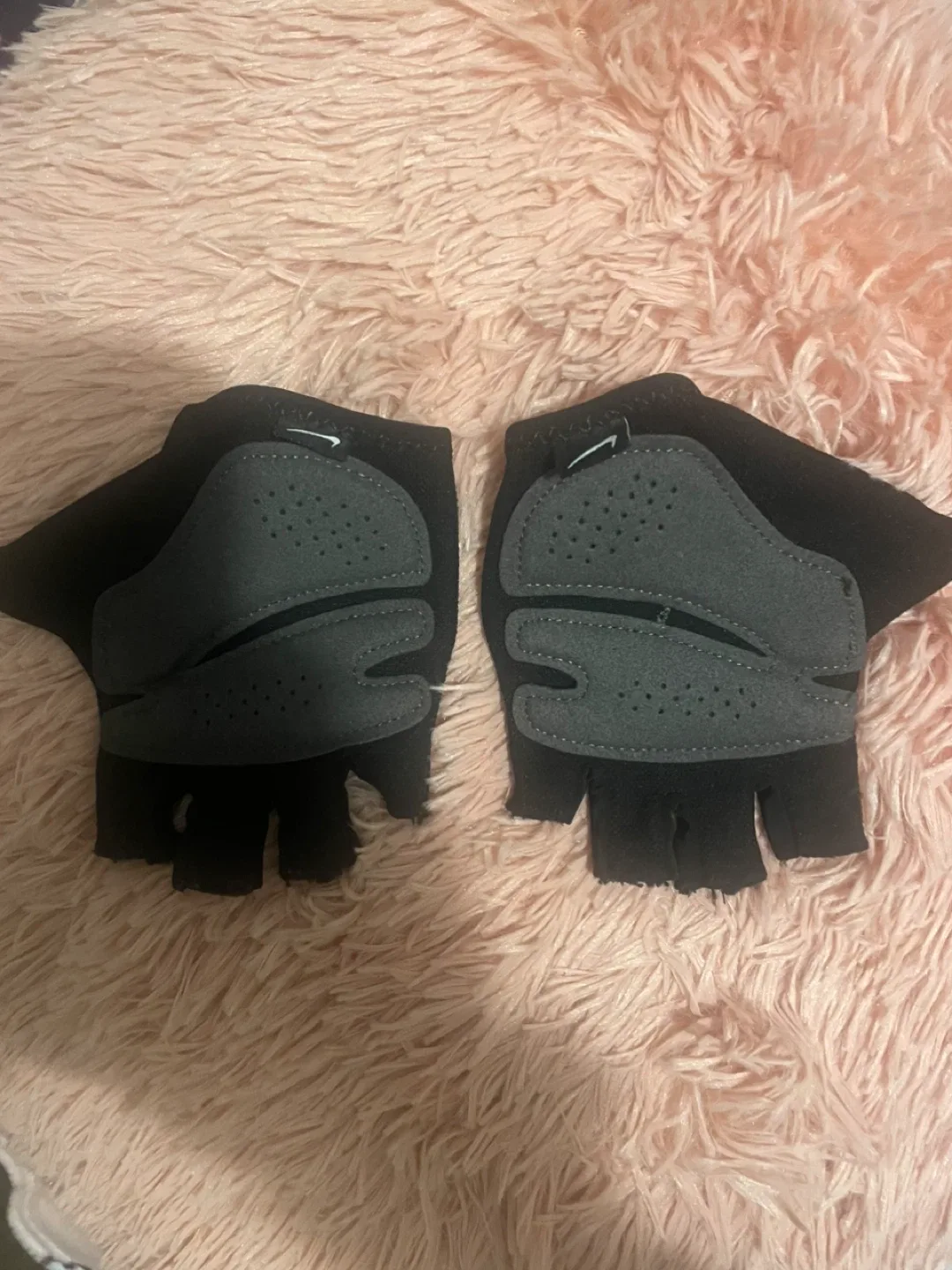 Nike Fingerless Gloves - Black image indicator(4)