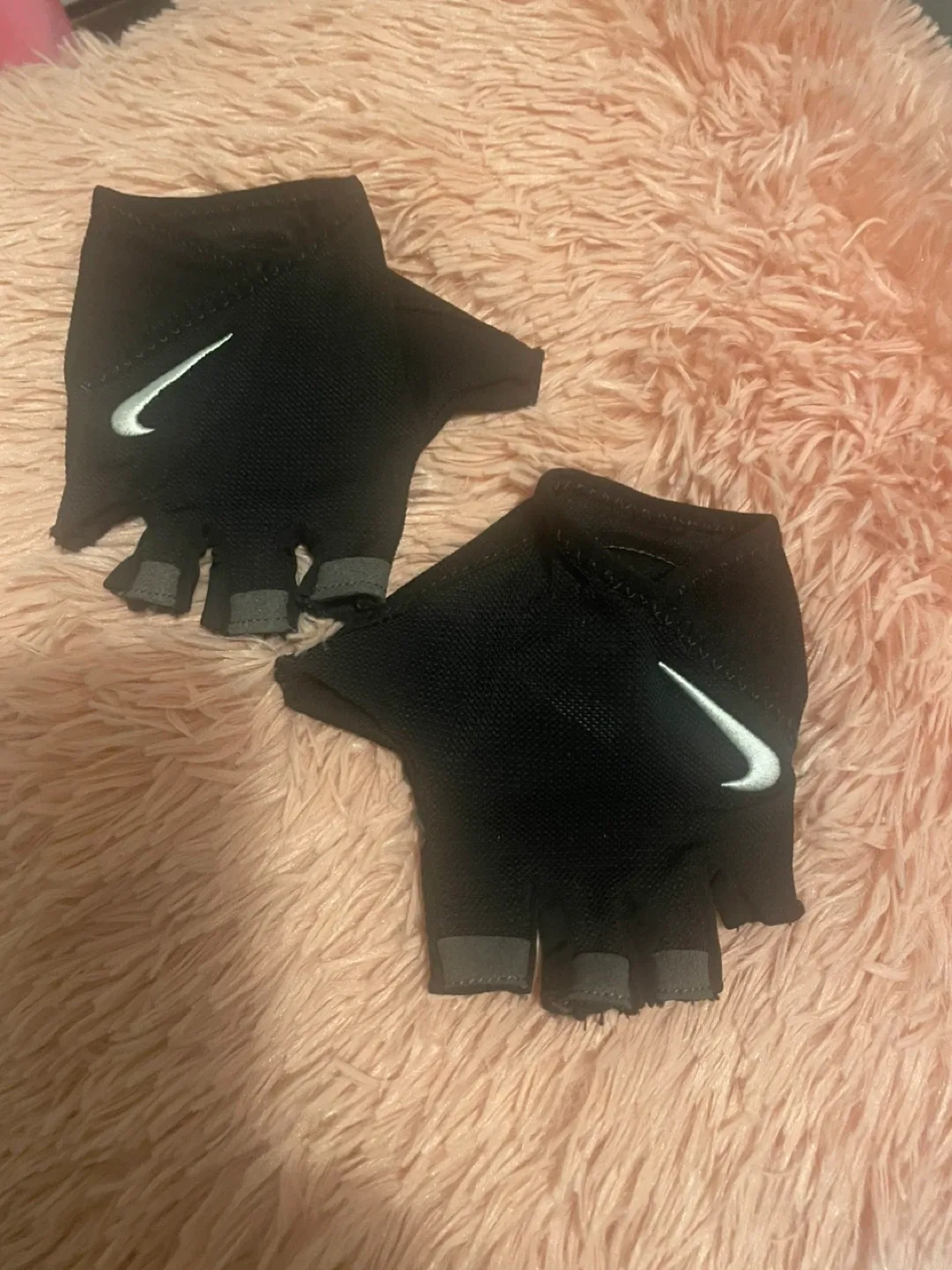 Nike Fingerless Gloves - Black image indicator(2)