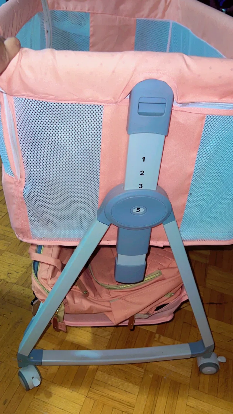 Pink Baby Bassinet image indicator(2)