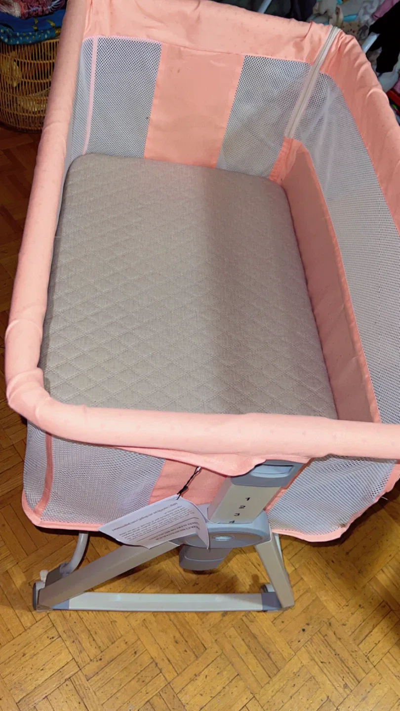 Pink Baby Bassinet image indicator(3)