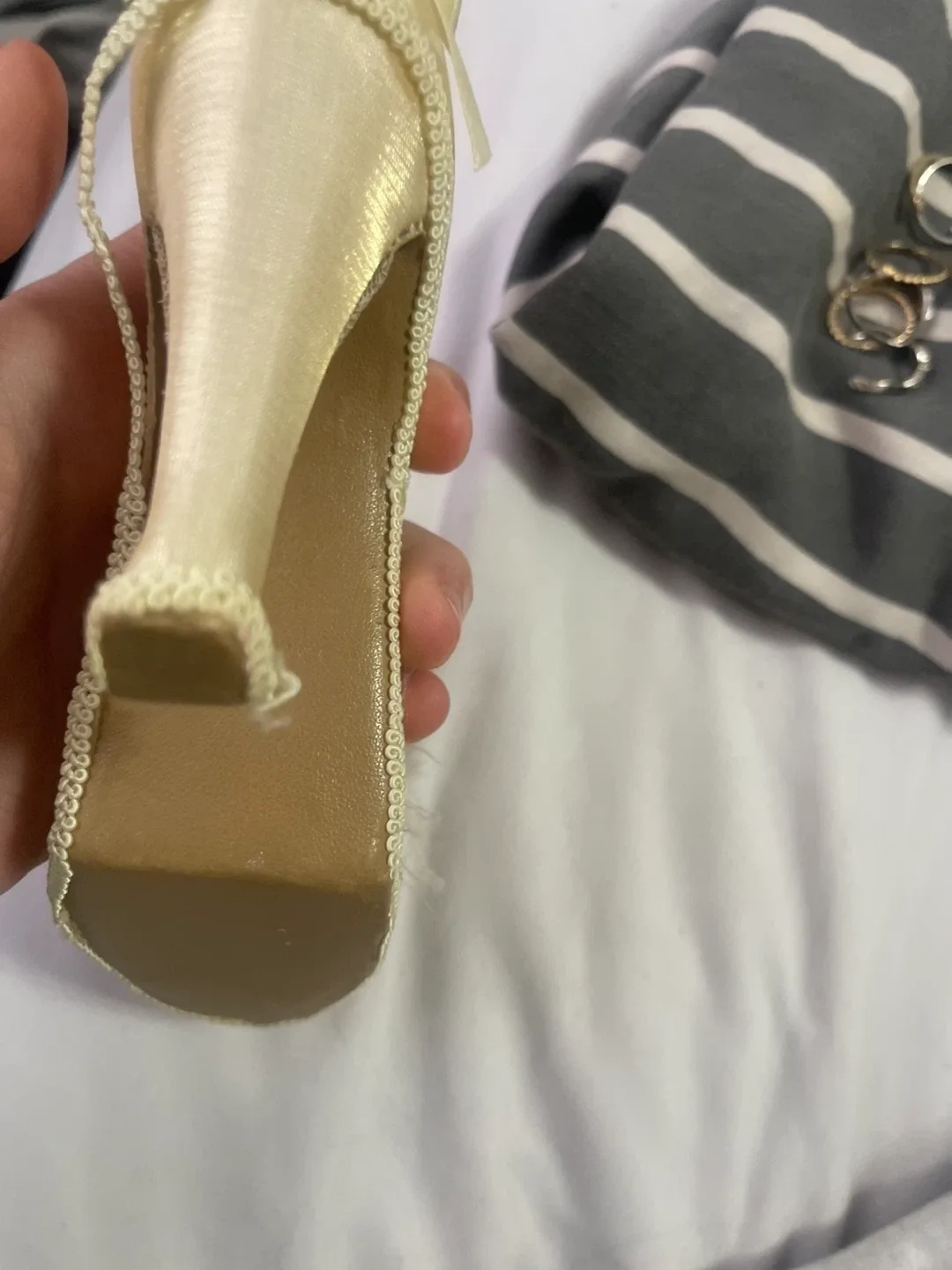 Shoe Ring Holder - Cream & Gold image indicator(2)