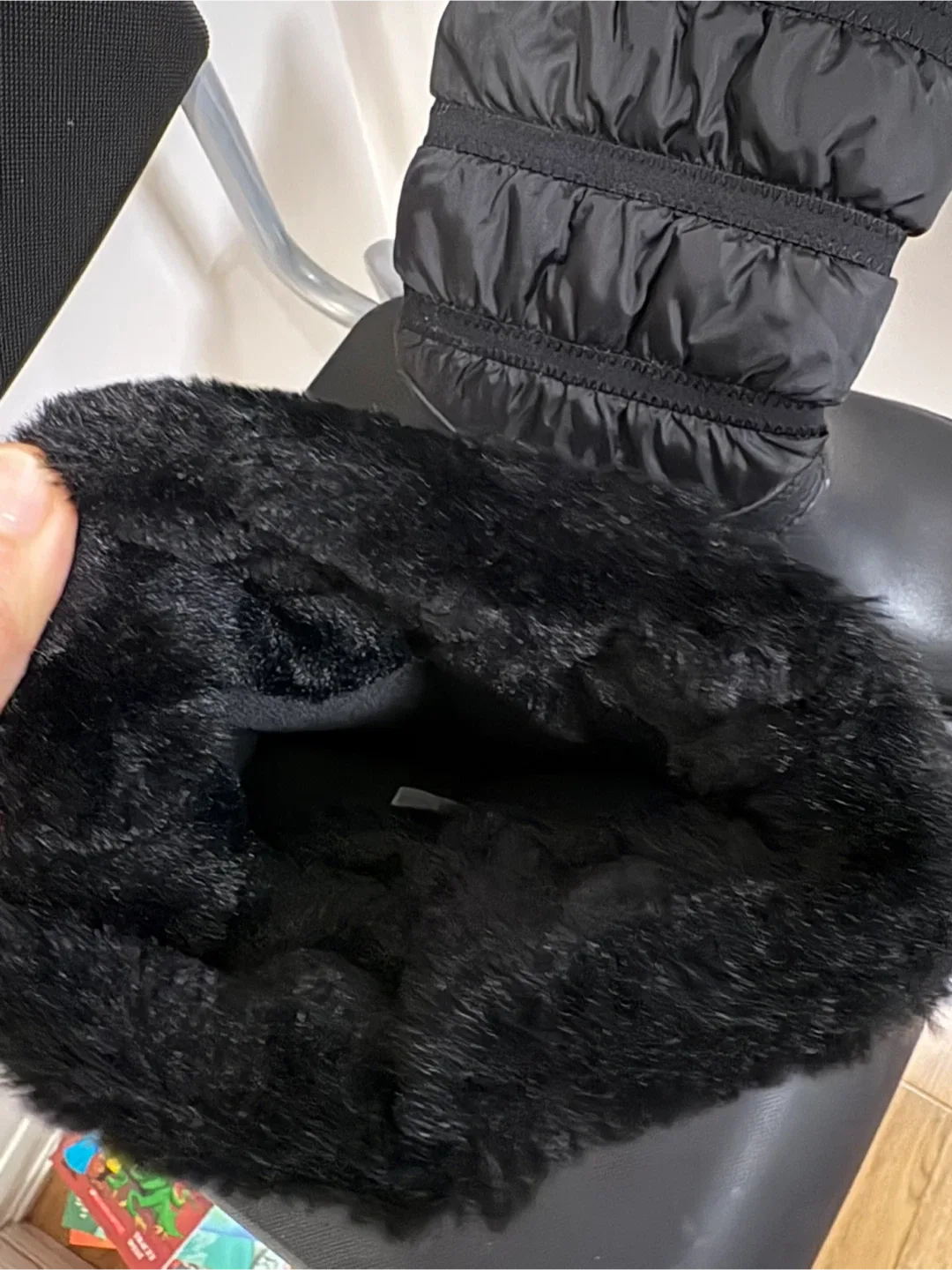 Crocs Winter snow Boot size w6 kids boys girls image indicator(3)