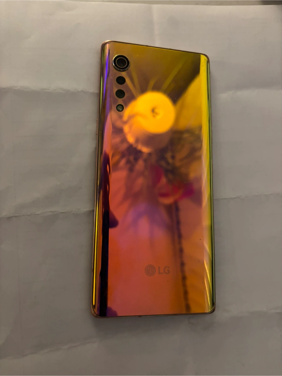 LG Velvet - photo 2