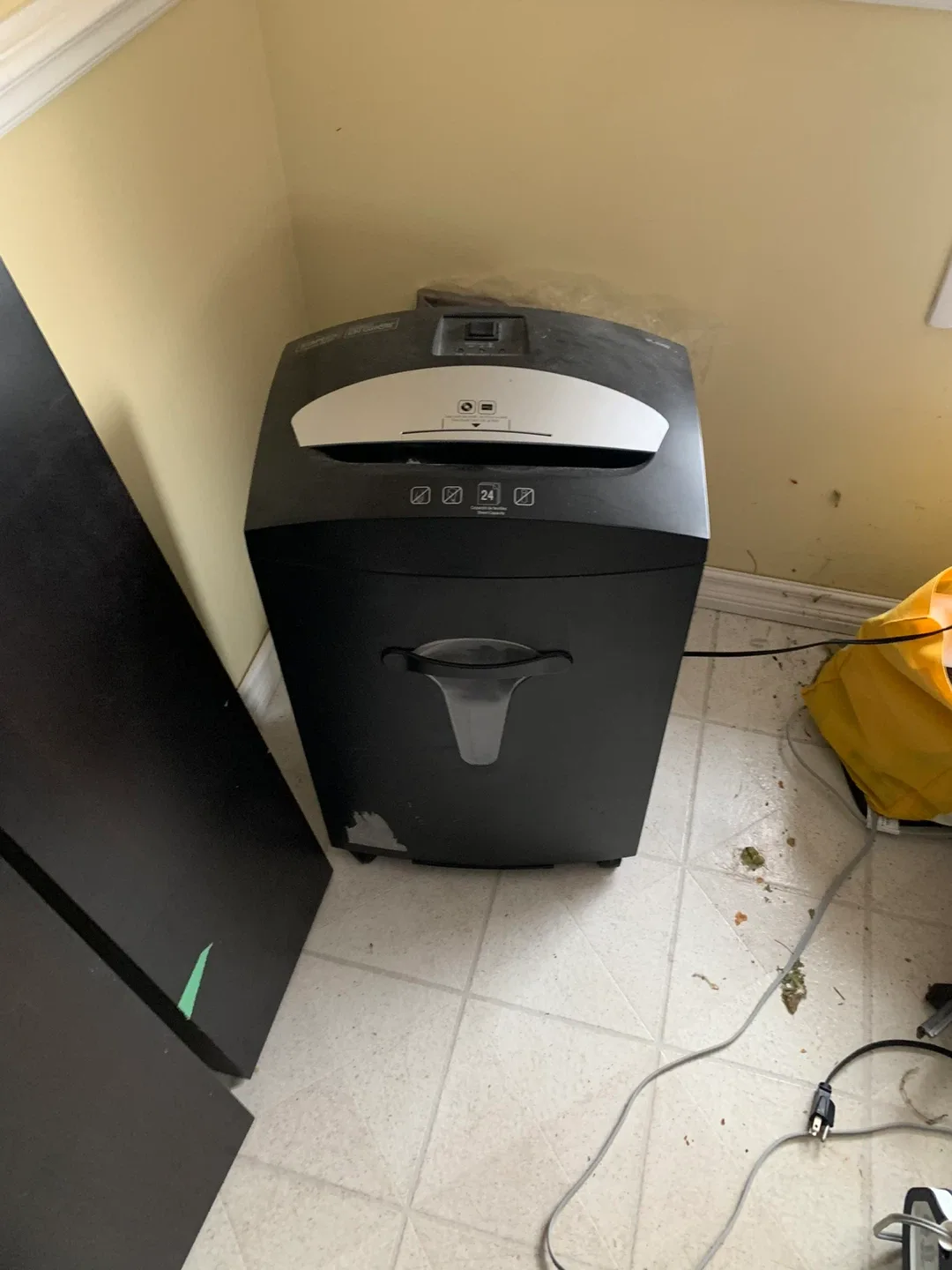 Paper Shredder (  bin )not the Shredder!! thumbnail