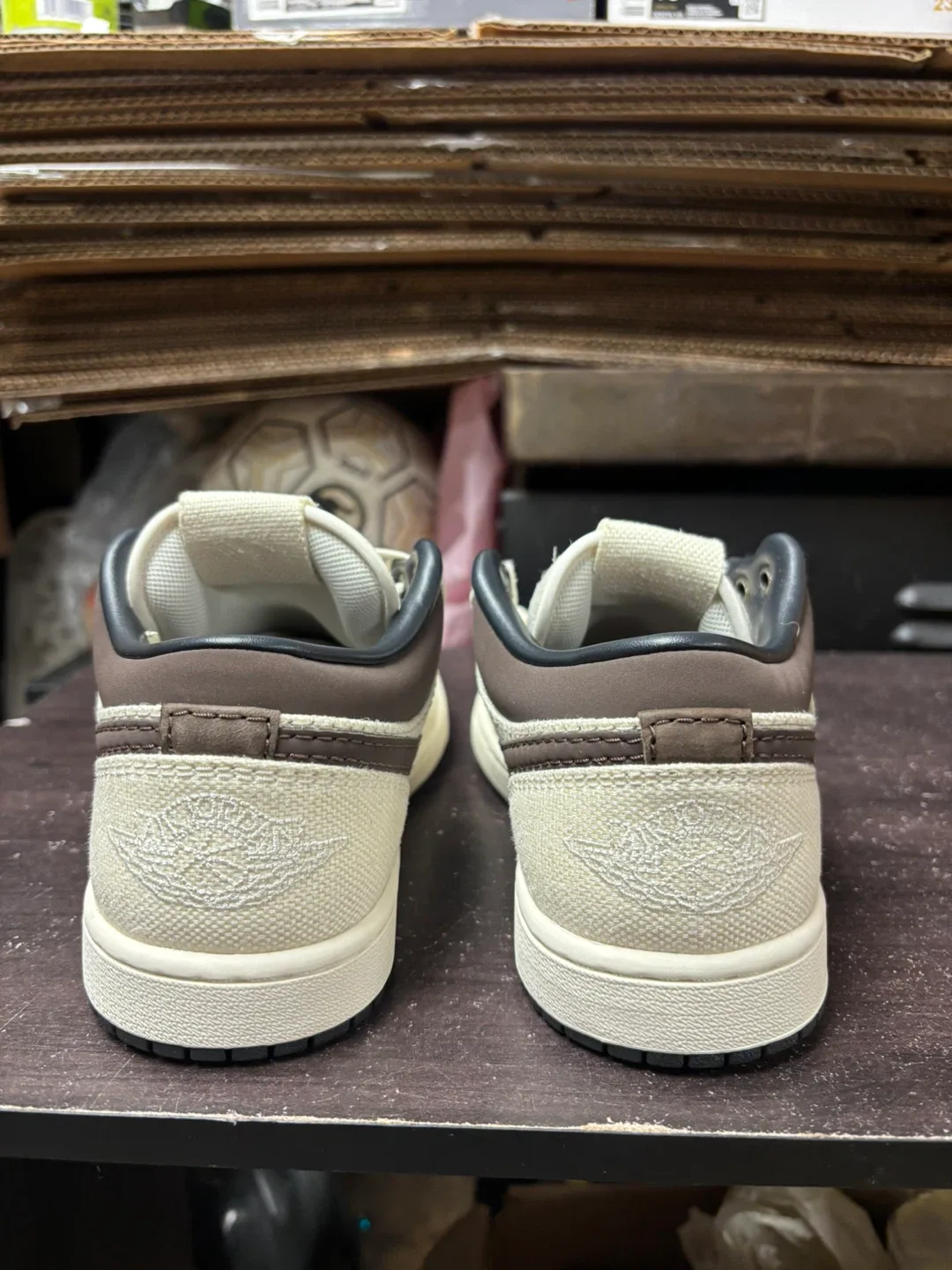 Air Jordan 1 low pale ivory Off noir image indicator(4)